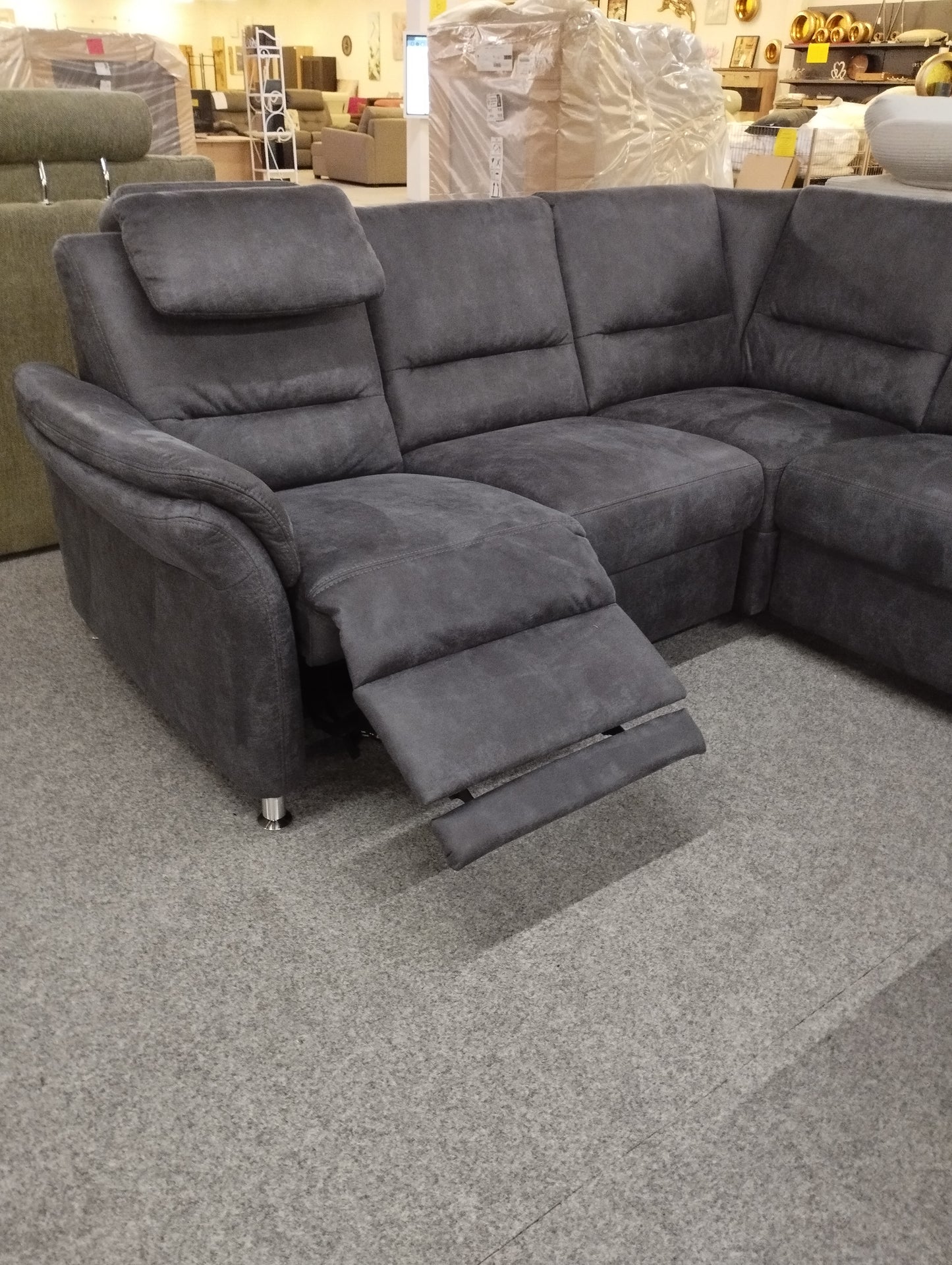 Ecksofa mit elektrischen Relaxfunktion