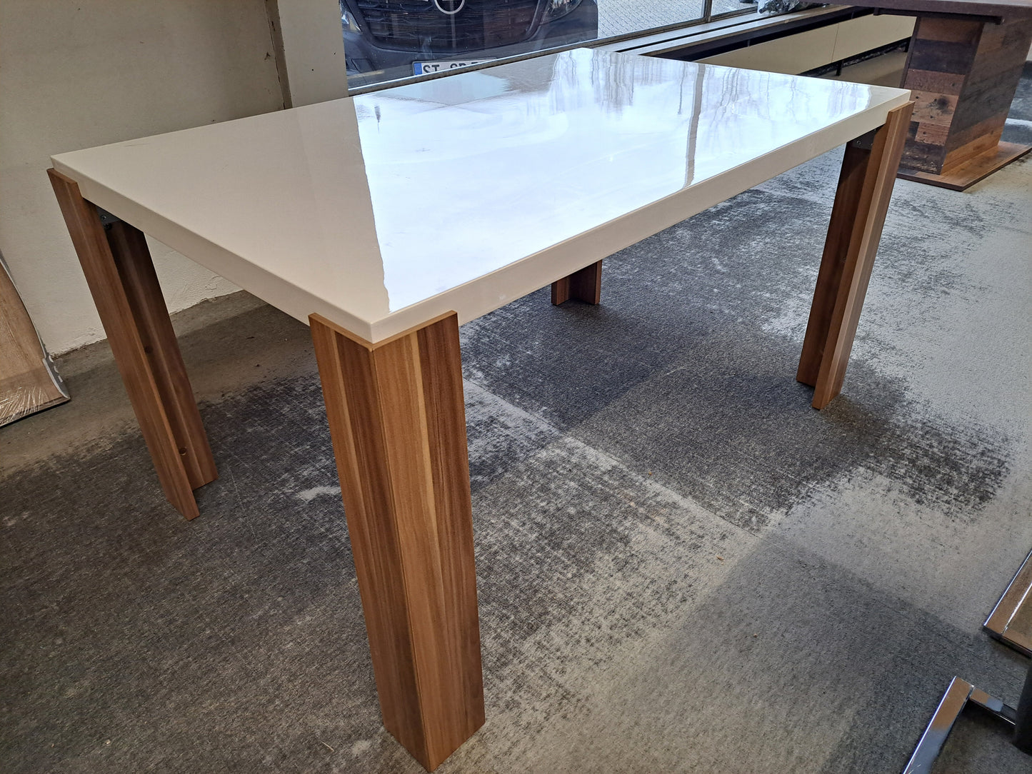 Esstisch 140x90 Outlet