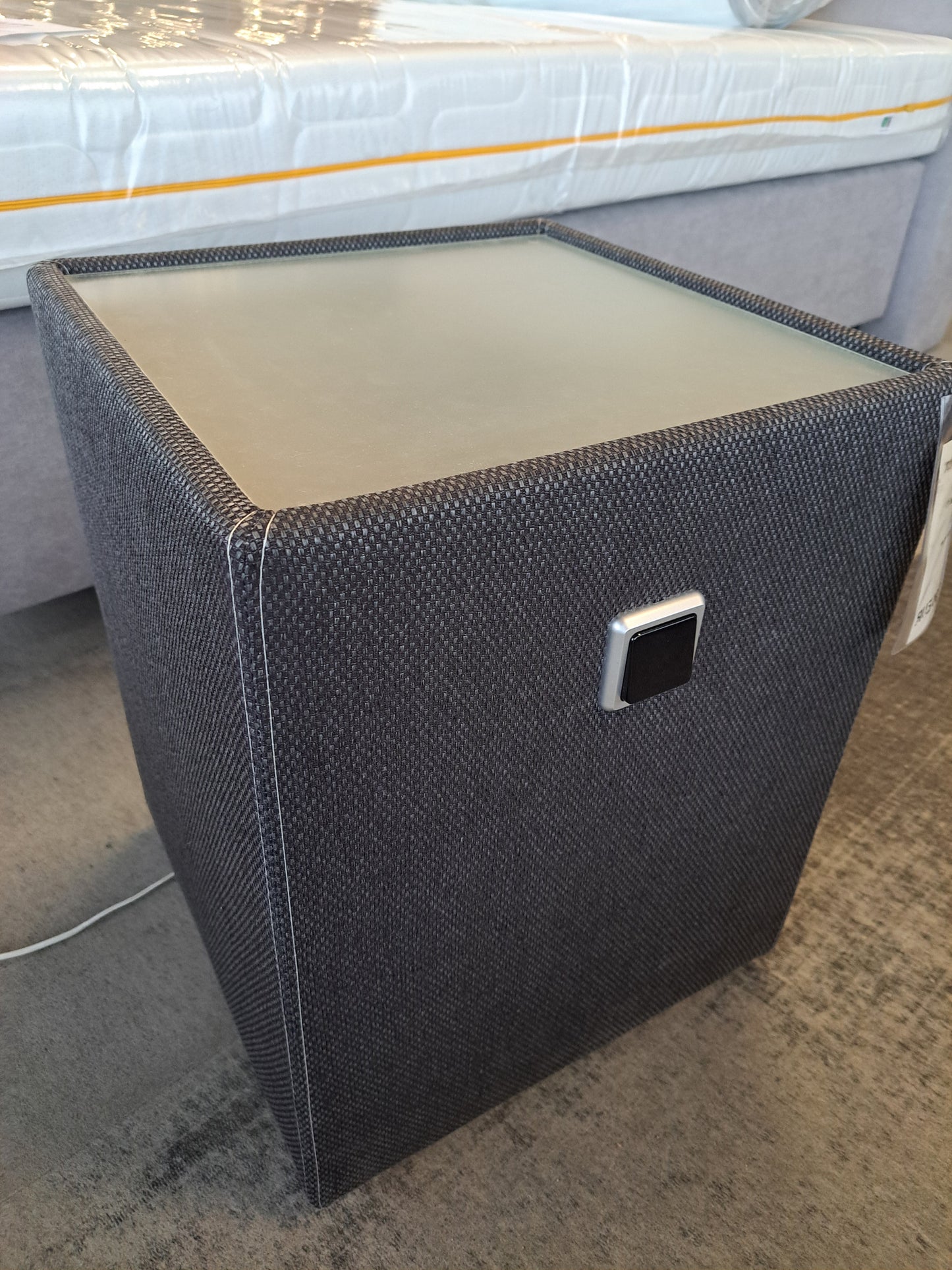 Nachttisch Outlet
