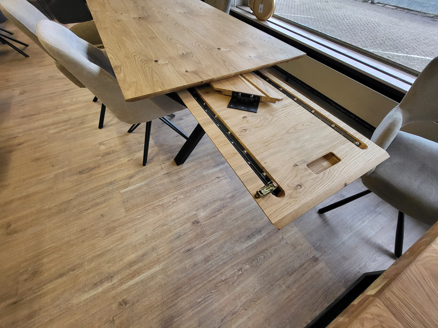 Esstisch mit schwenkbarem Auszug 180 - 230 x 90*