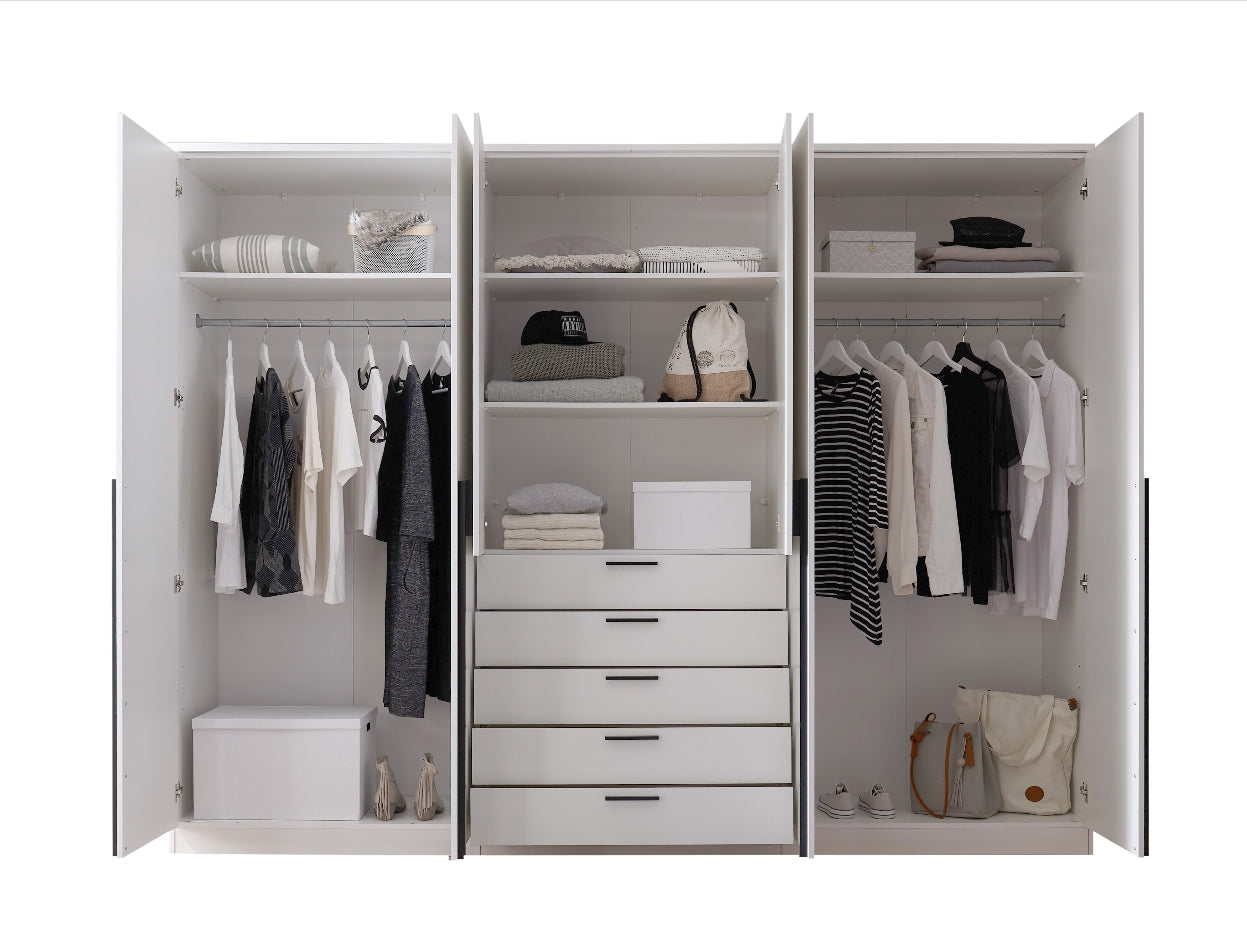 Kleiderschrank