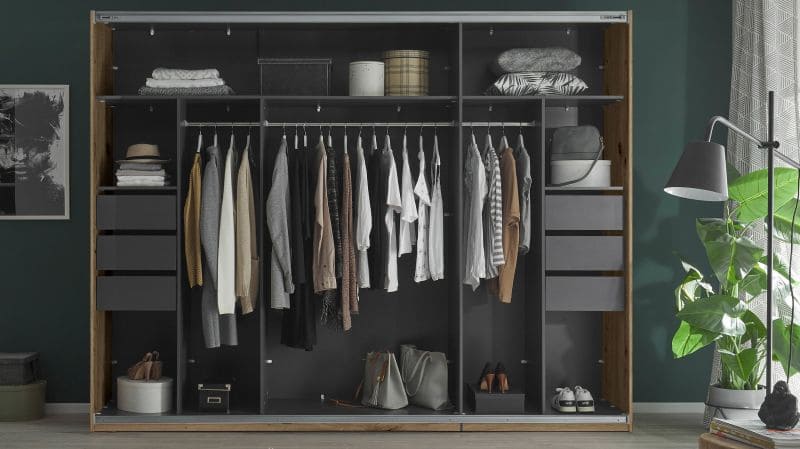 Schwebetüren-Schrank