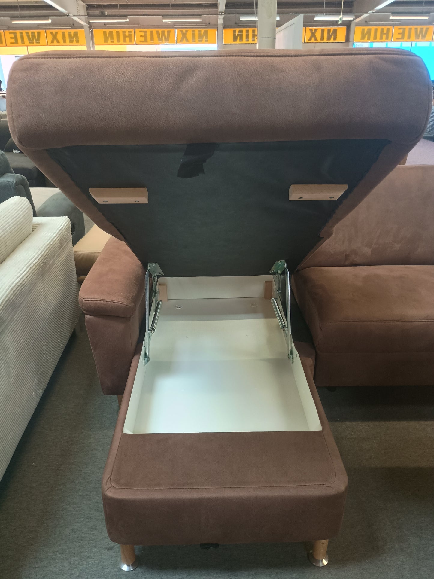Ecksofa mit Bettkasten
