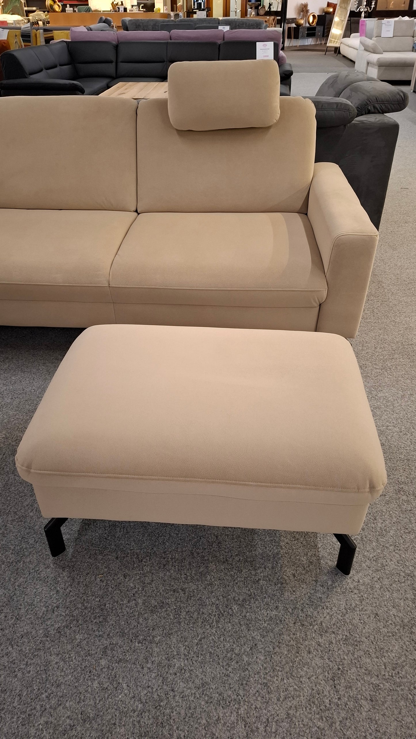 Ecksofa mit passendem Hocker