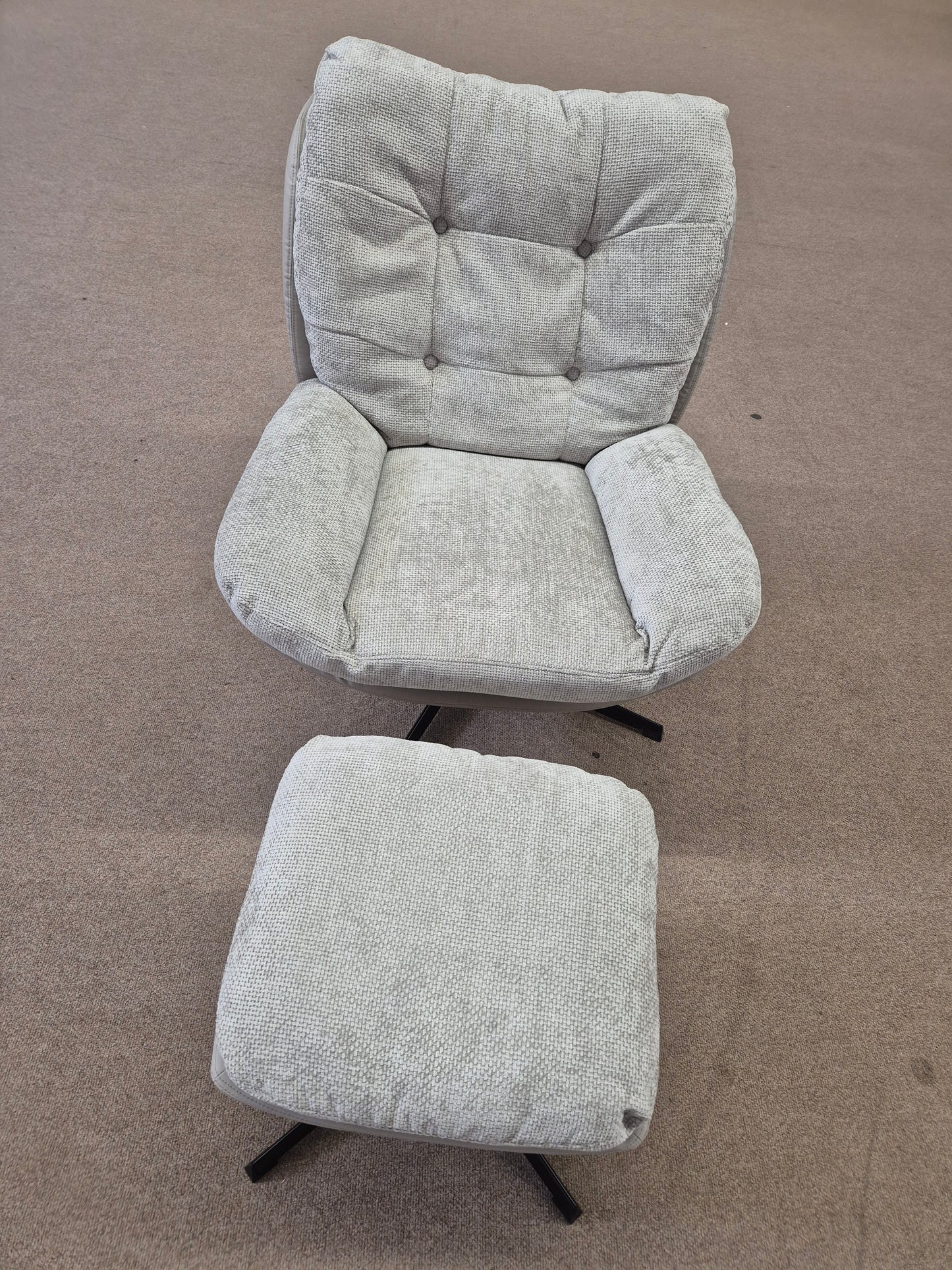 Relaxsessel mit Hocker
