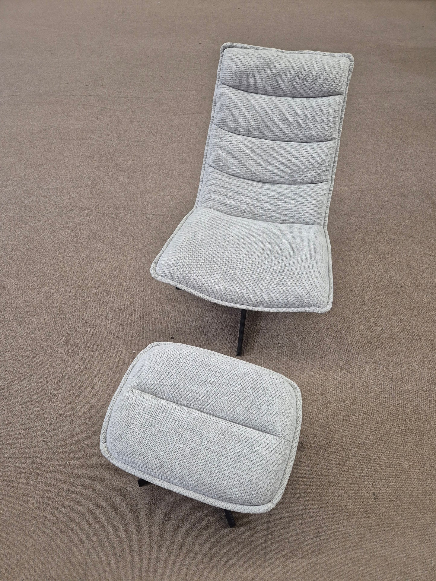 Relaxsessel mit Hocker
