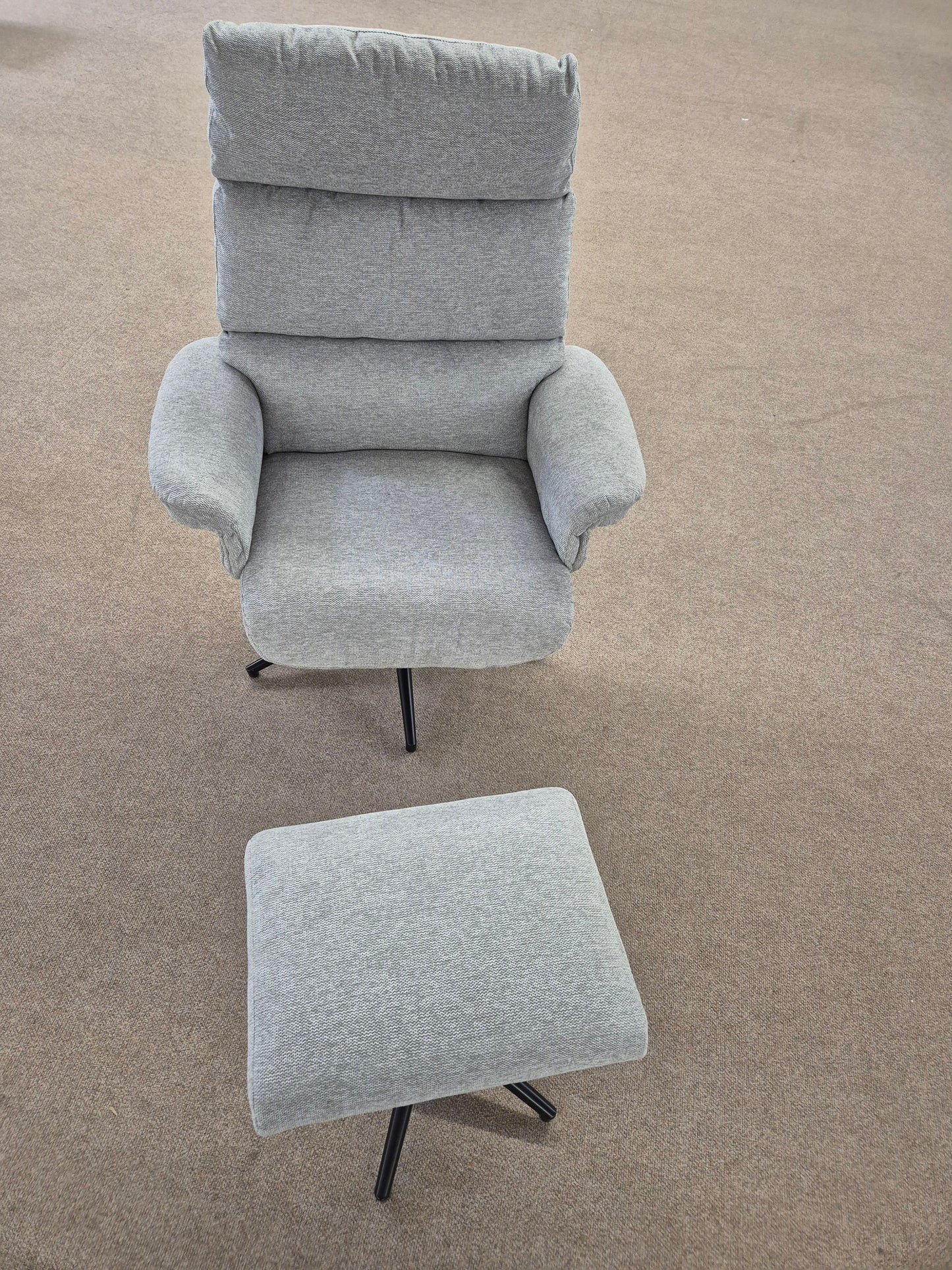 Relaxsessel mit Hocker
