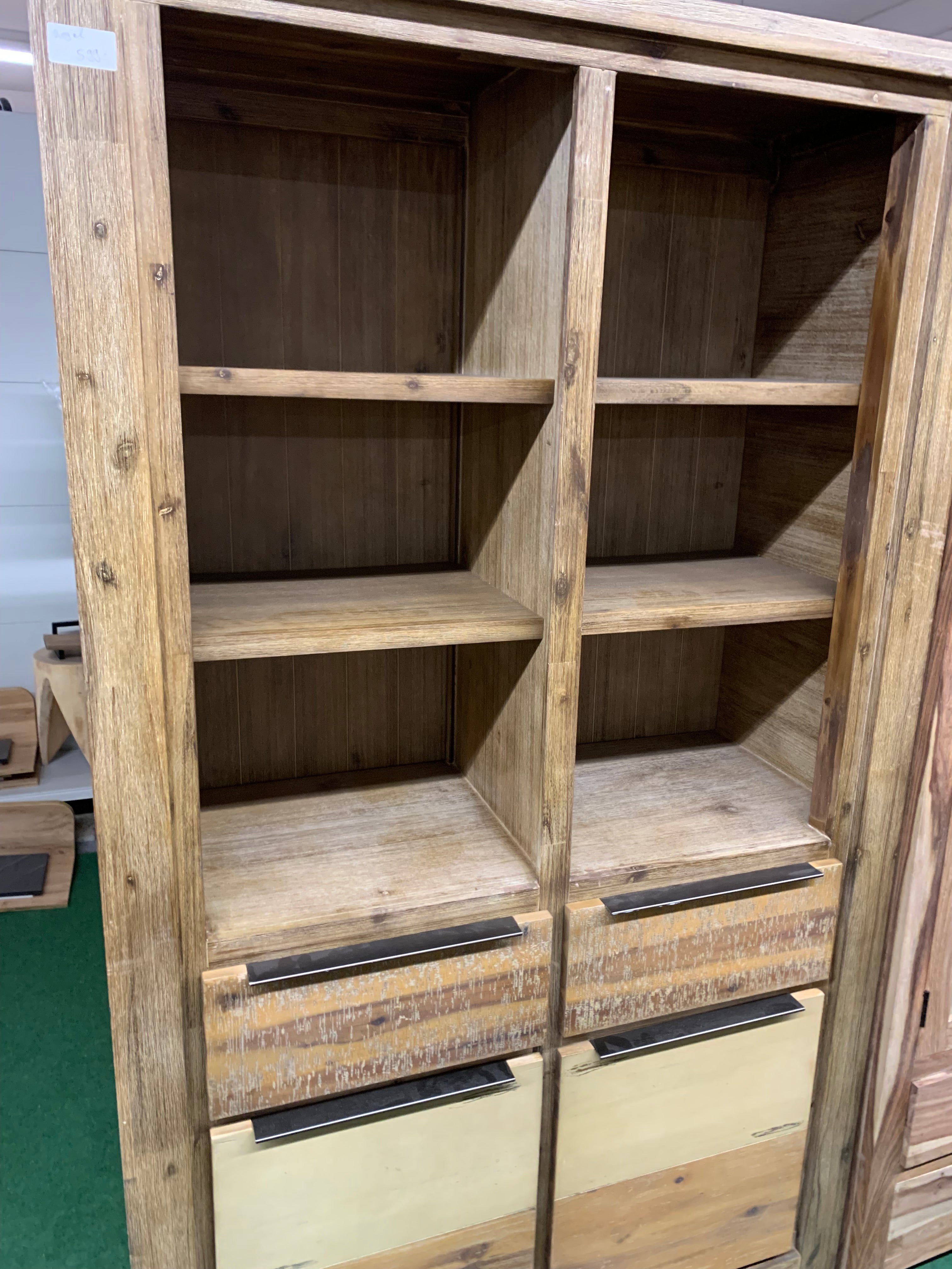 Regal aus Holz