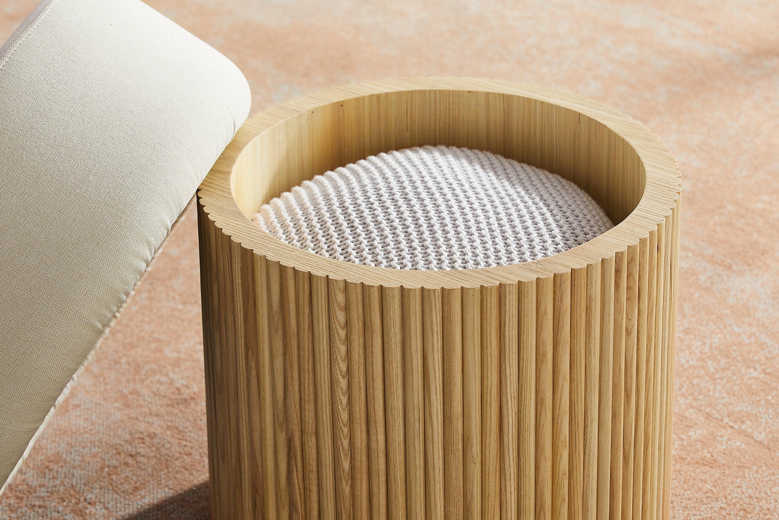 Sales Fever - Sitzpouf mit Stauraum Ø 50 cm Natur/Weiß