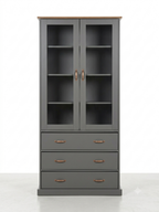 Vitrine im Landhausstil