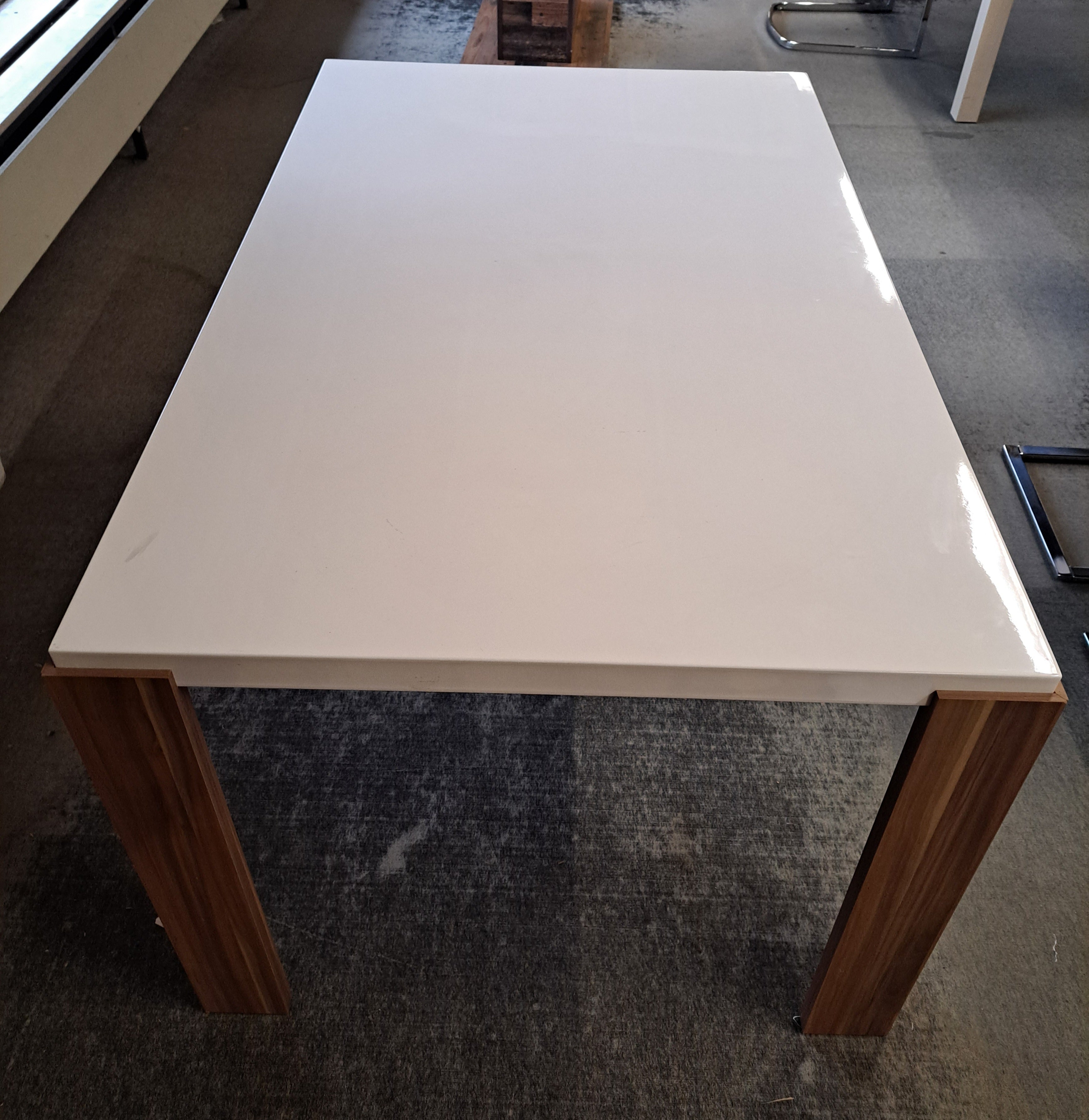 Esstisch 140x90 Outlet