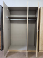 Kleiderschrank - Einzelstück