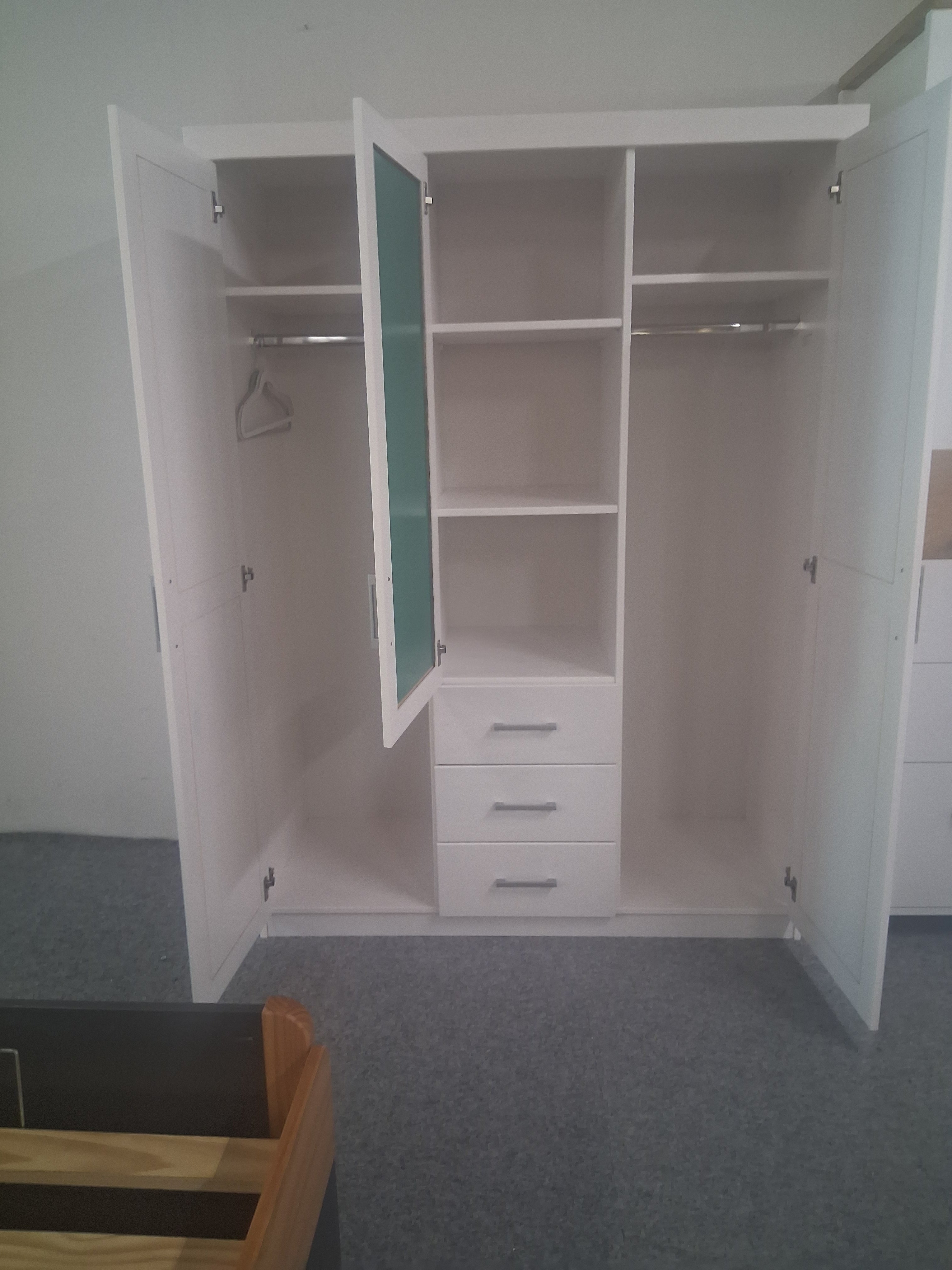 Kleiderschrank 3-türig