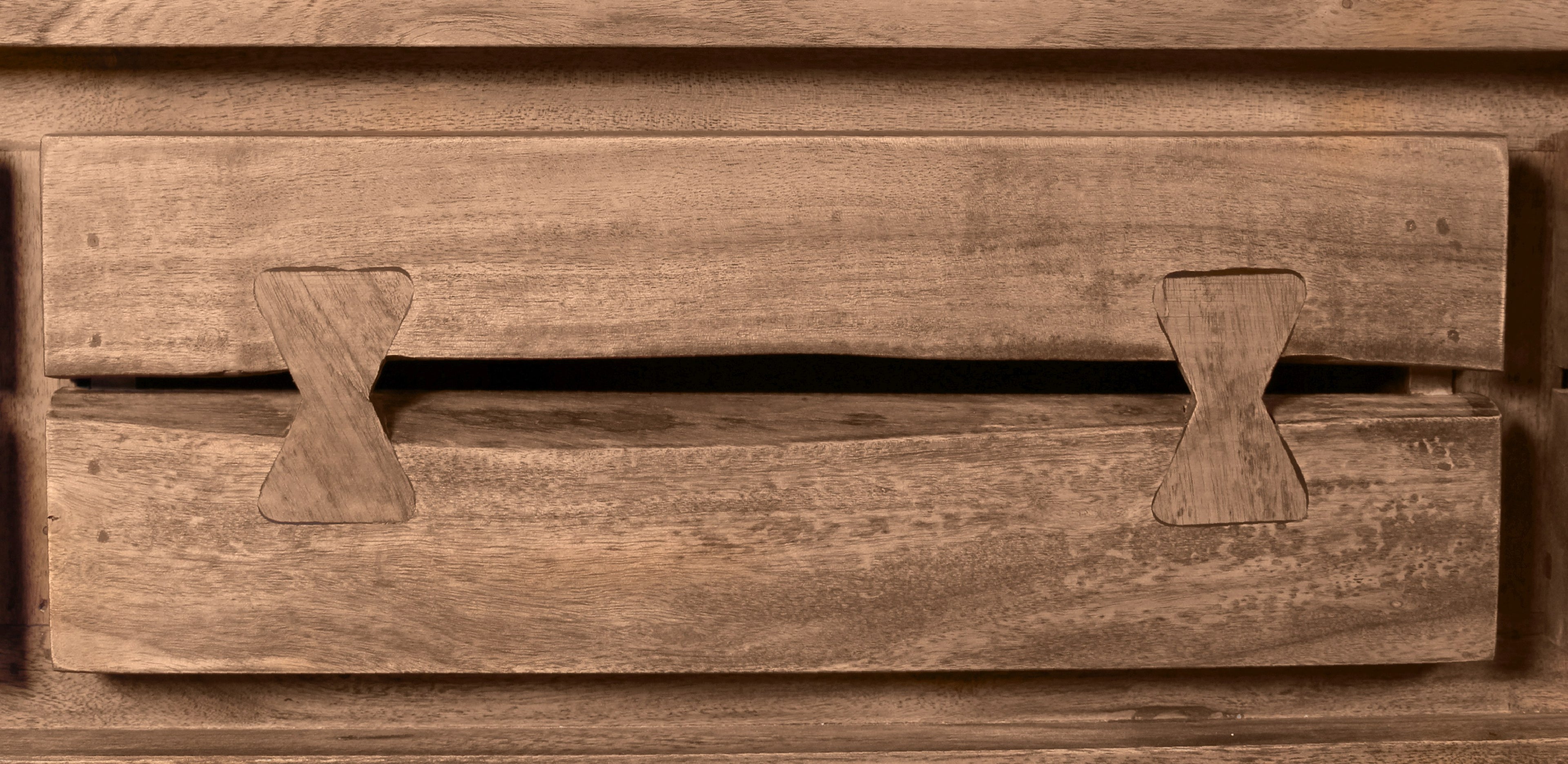NATURAL EDGE Lowboard – Natur und schwarz – Bild 7