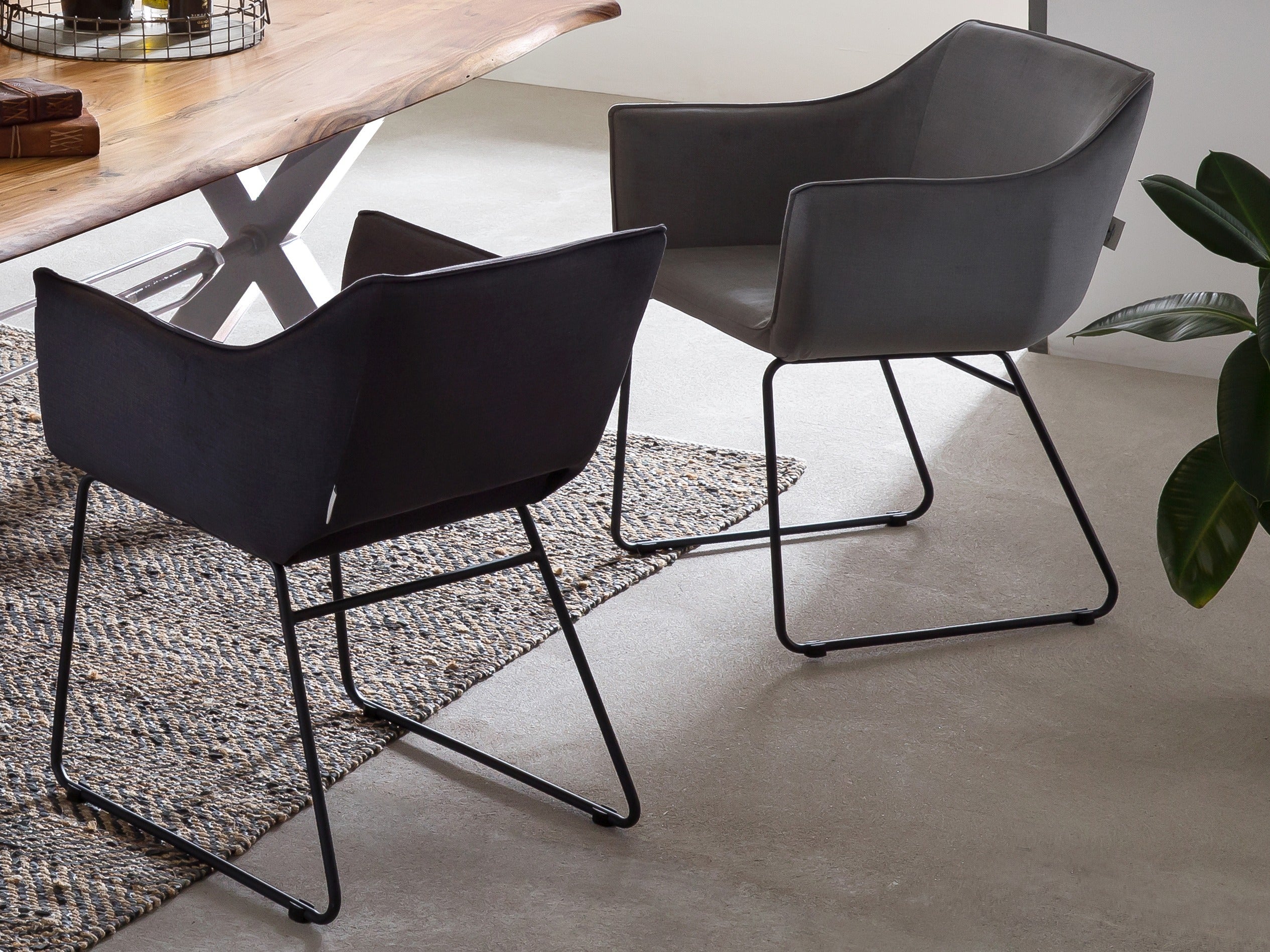SIT&CHAIRS Armlehnstuhl, 2er-Set – Gestell schwarz, Bezug Basalt – Bild 6