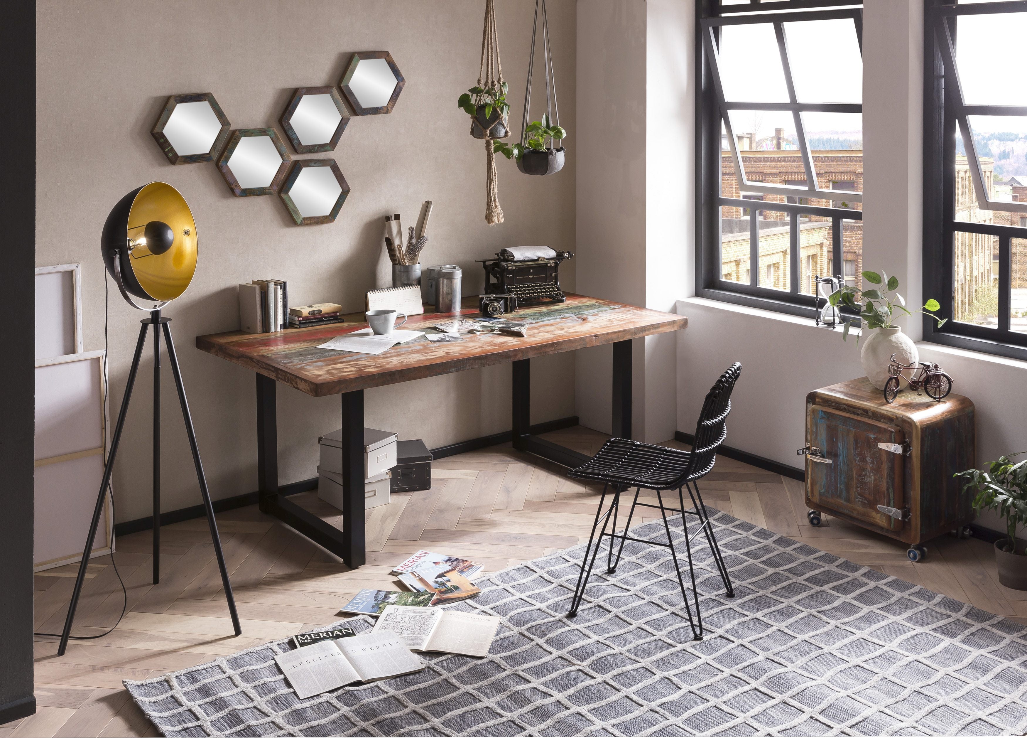 TABLES & CO Tisch 200x100 cm, buntes Altholz – Platte bunt lackiert, Gestell schwarz – Bild 5