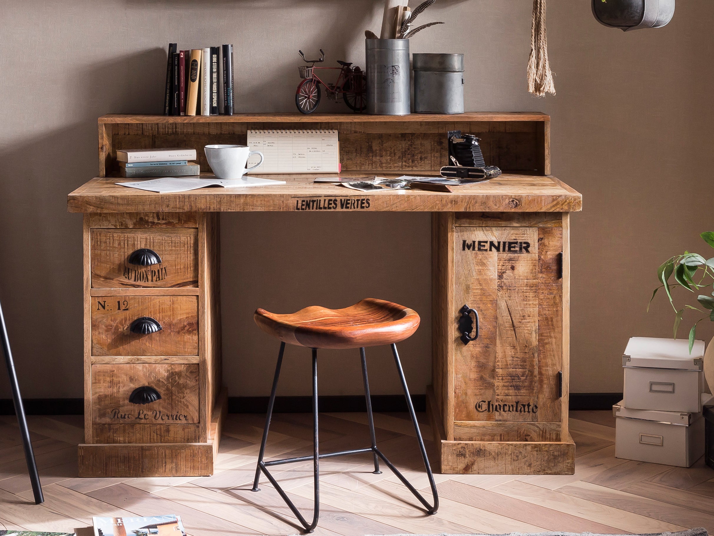 NATURAL EDGE Hocker – Natur und schwarz – Bild 10
