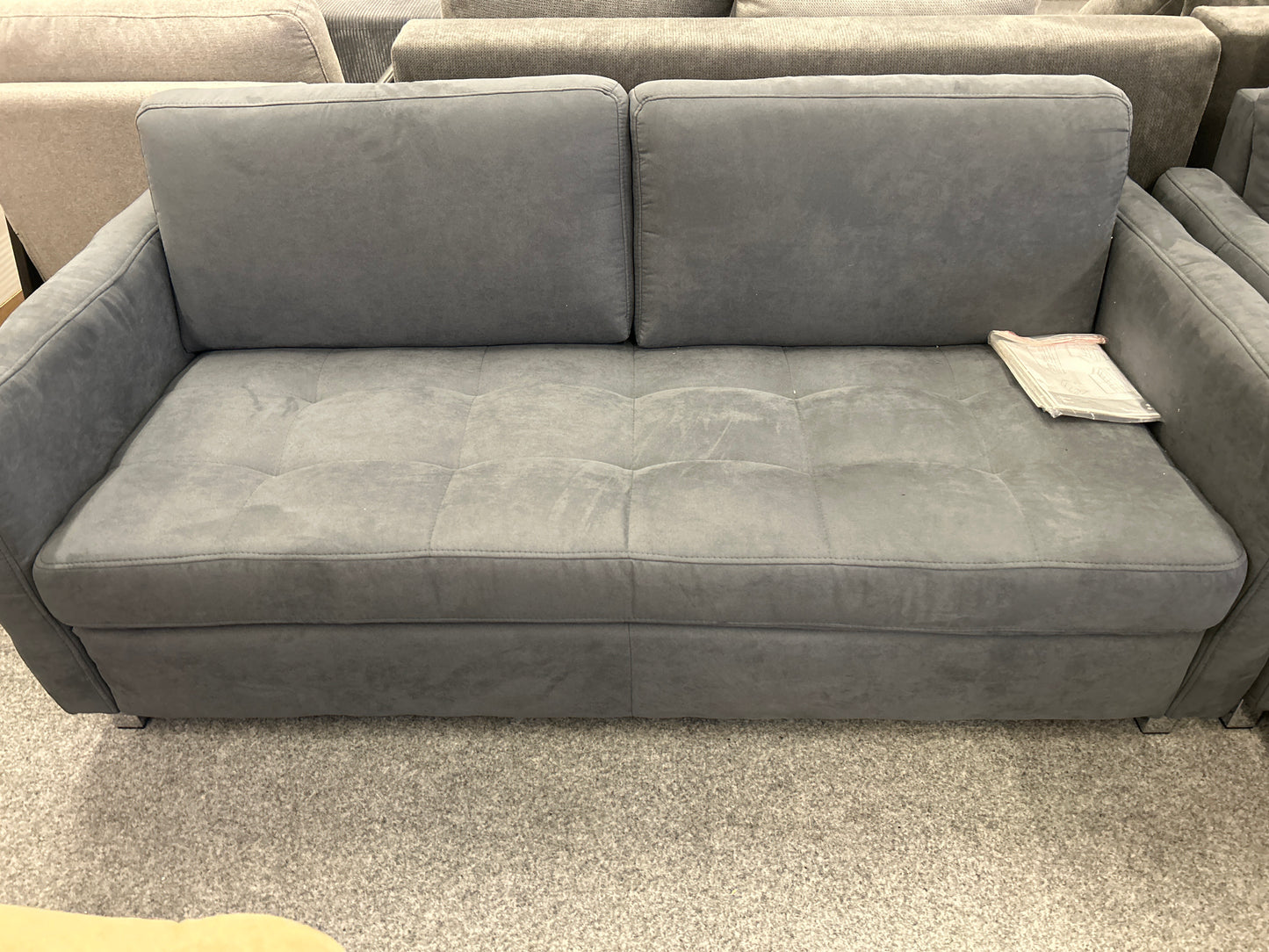 Sofa mit Hocker und Sessel