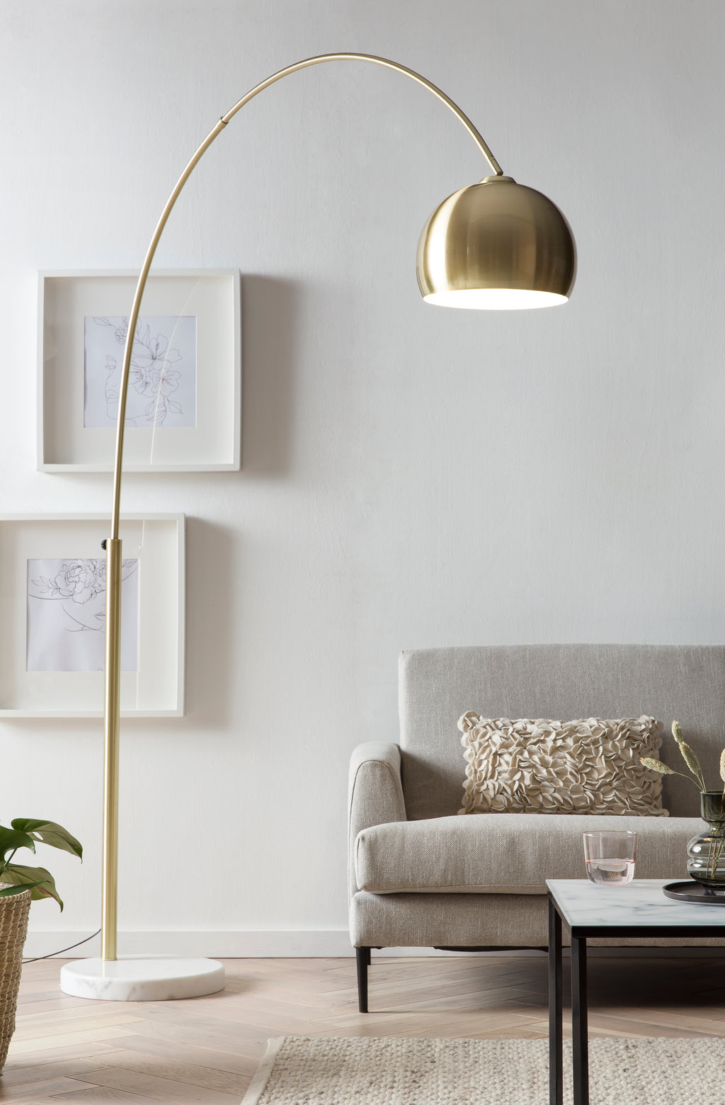 Sales Fever - Bogenlampe Messing mit Marmorfuß#