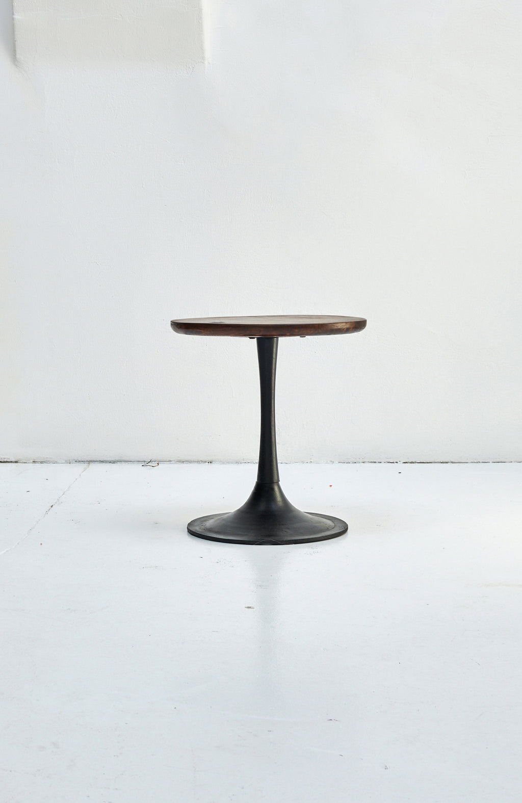TAYLOR Beistelltisch 40x40 cm – Platte antikbraun, Sockel schwarz – Bild 6