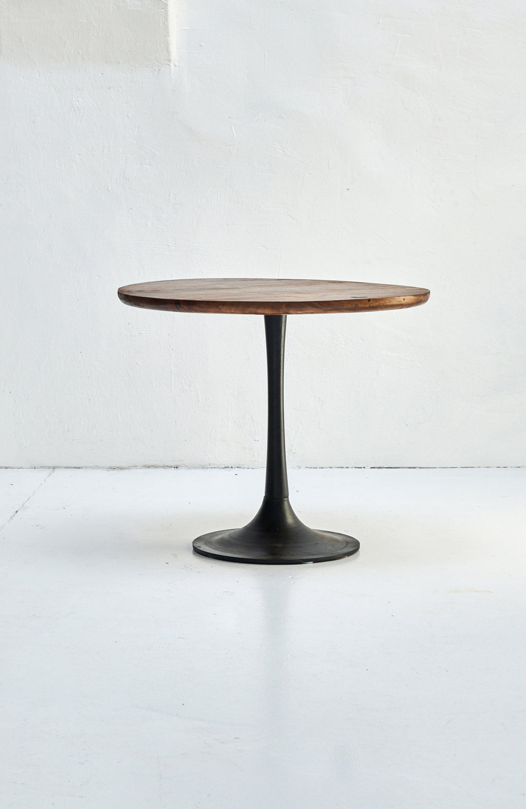 TAYLOR Beistelltisch 60x60 cm – Platte antikbraun, Sockel schwarz – Bild 7