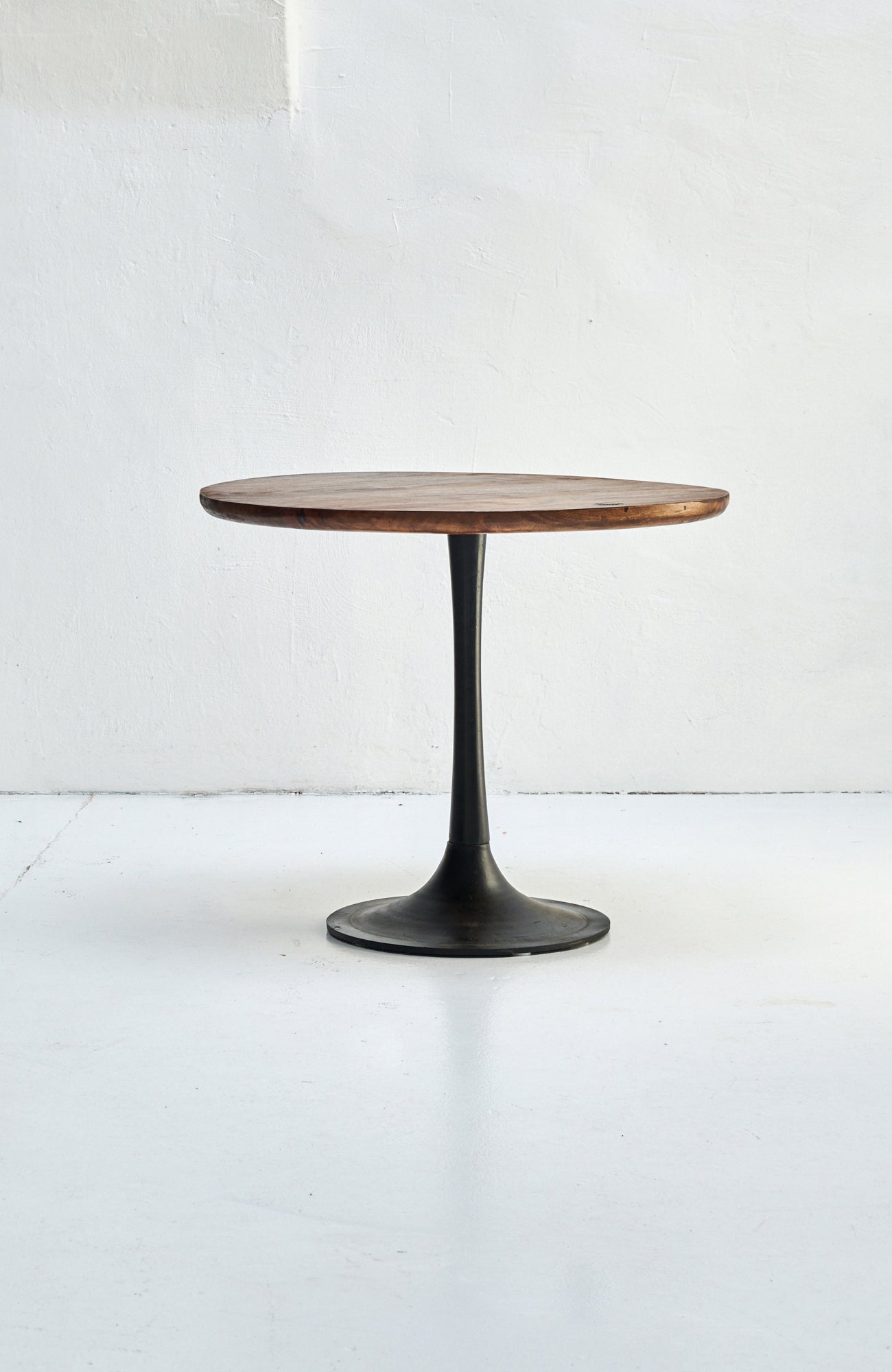 TAYLOR Beistelltisch 60x60 cm – Platte antikbraun, Sockel schwarz – Bild 7