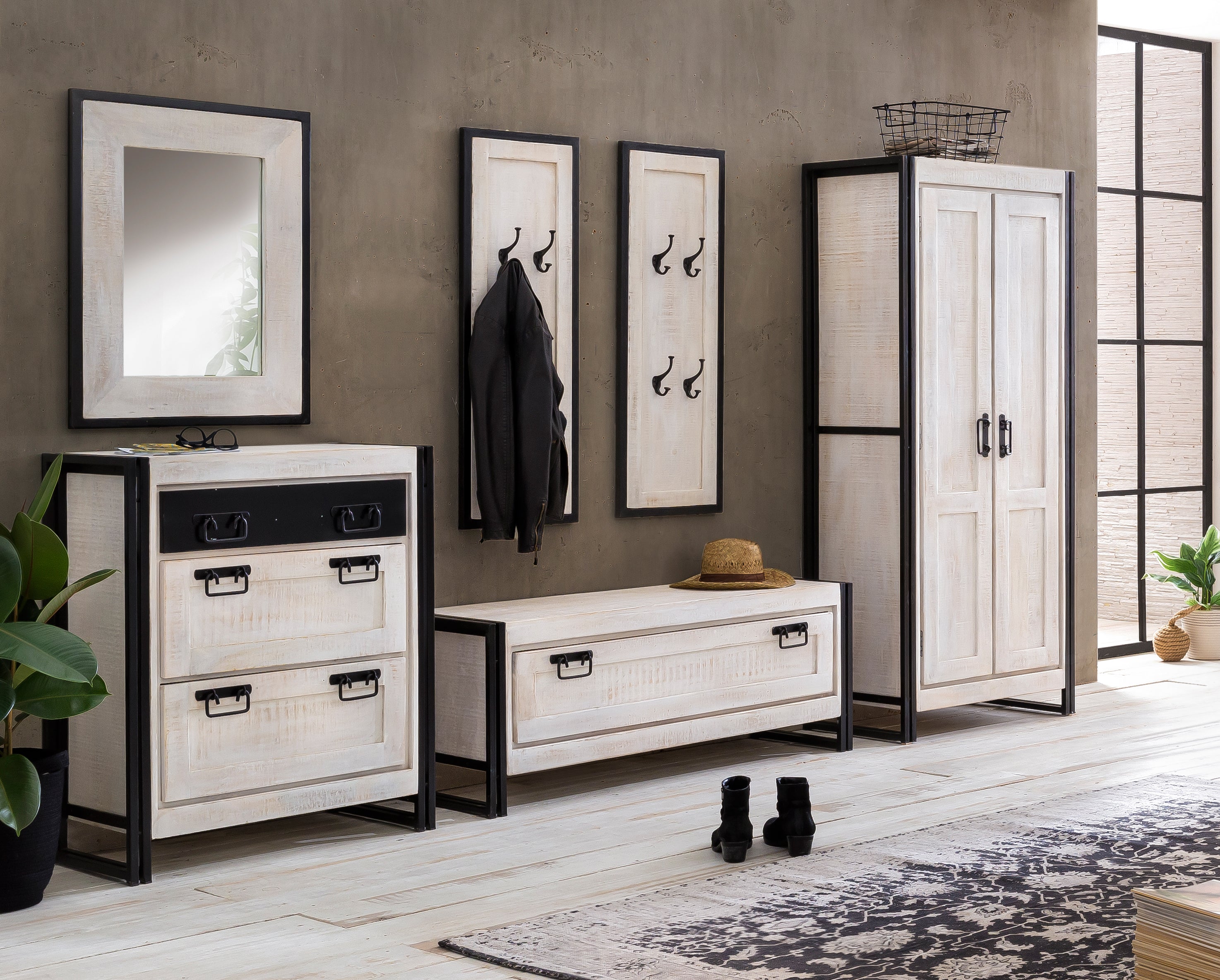 WHITE PANAMA Garderobenschrank – Weiß mit antikschwarz – Bild 7