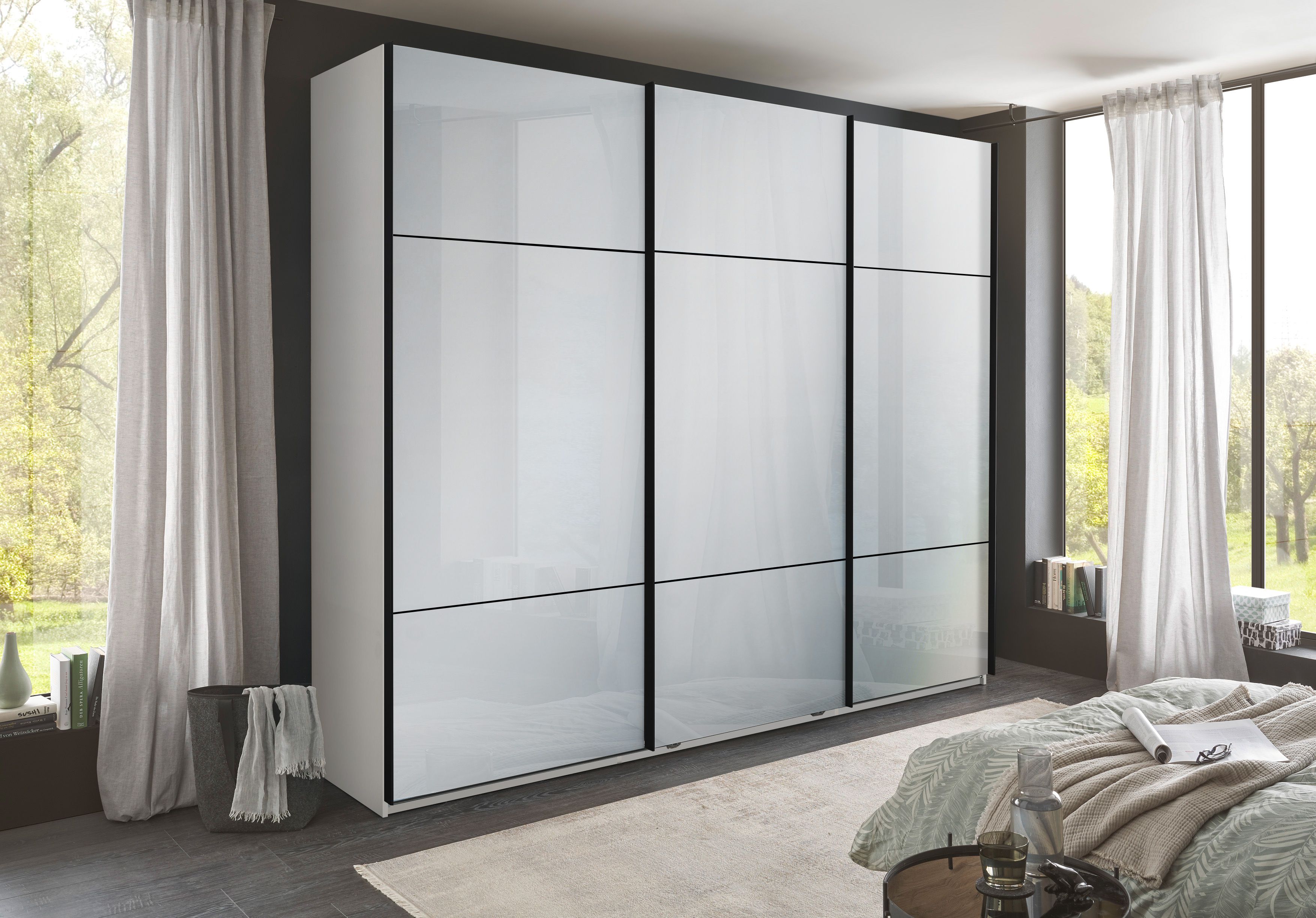 Schwebetürenschrank 3-türig