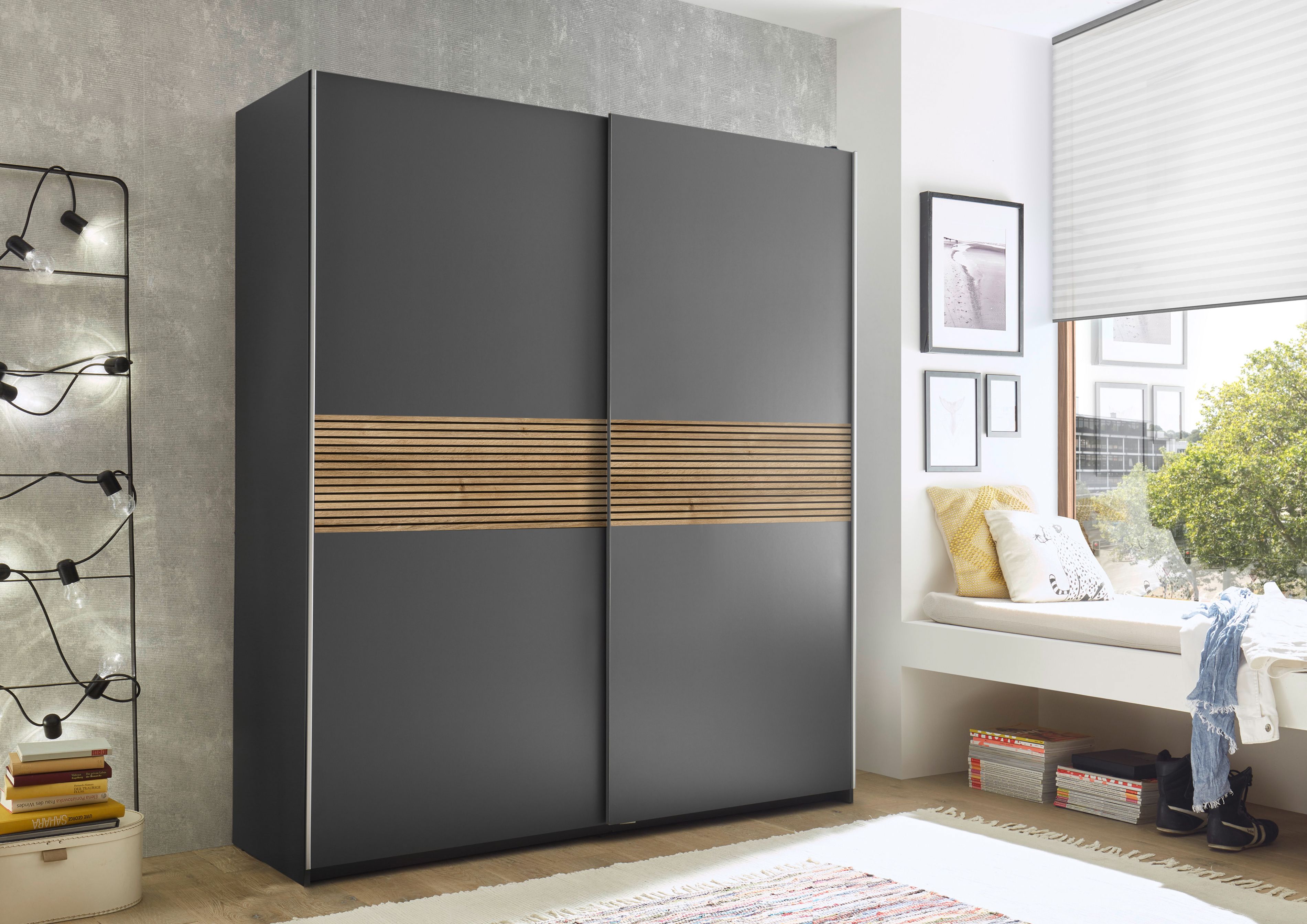 Schwebetürenschrank