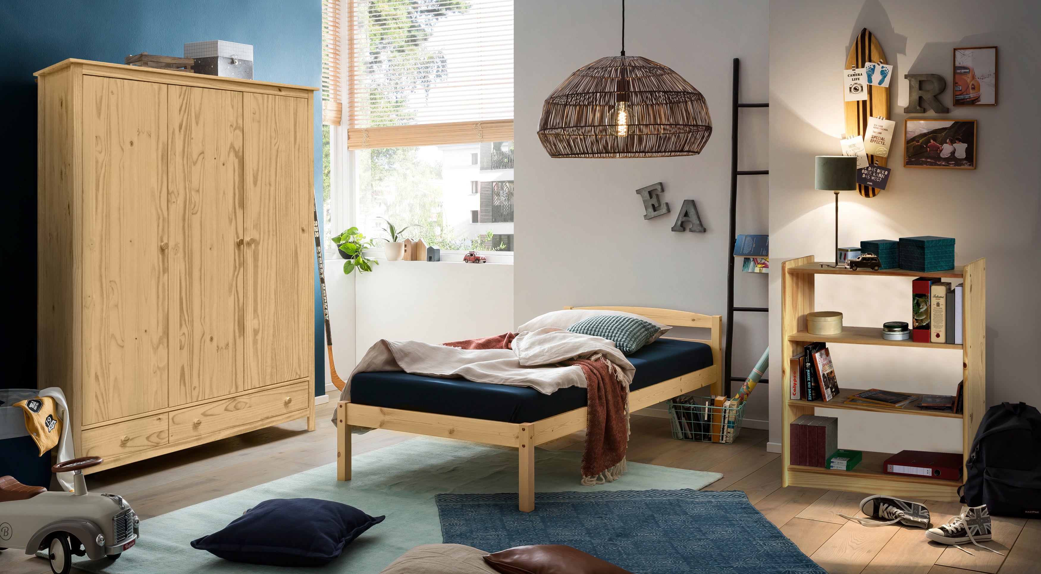 Möbilia - Kleiderschrank