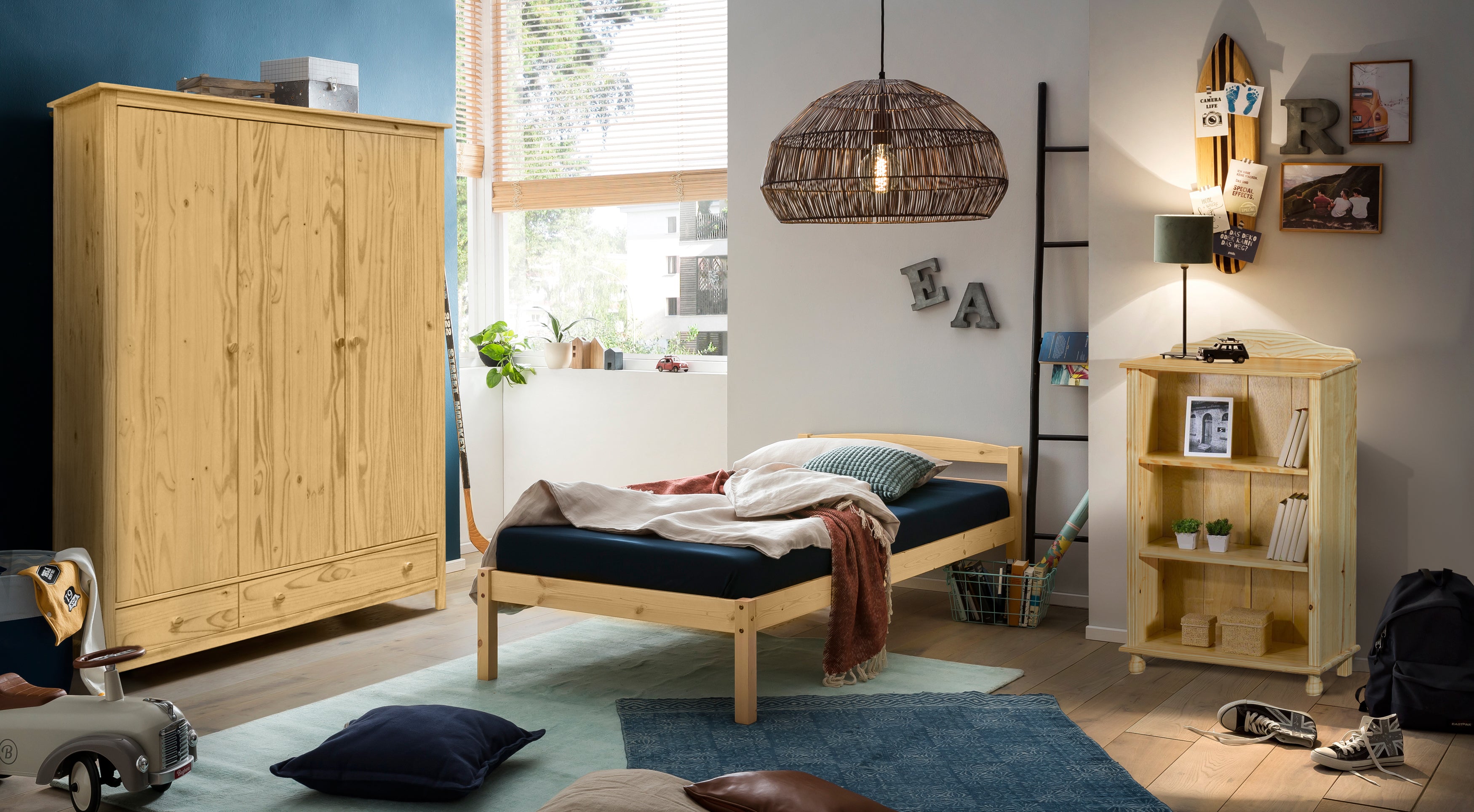Möbilia - Kleiderschrank