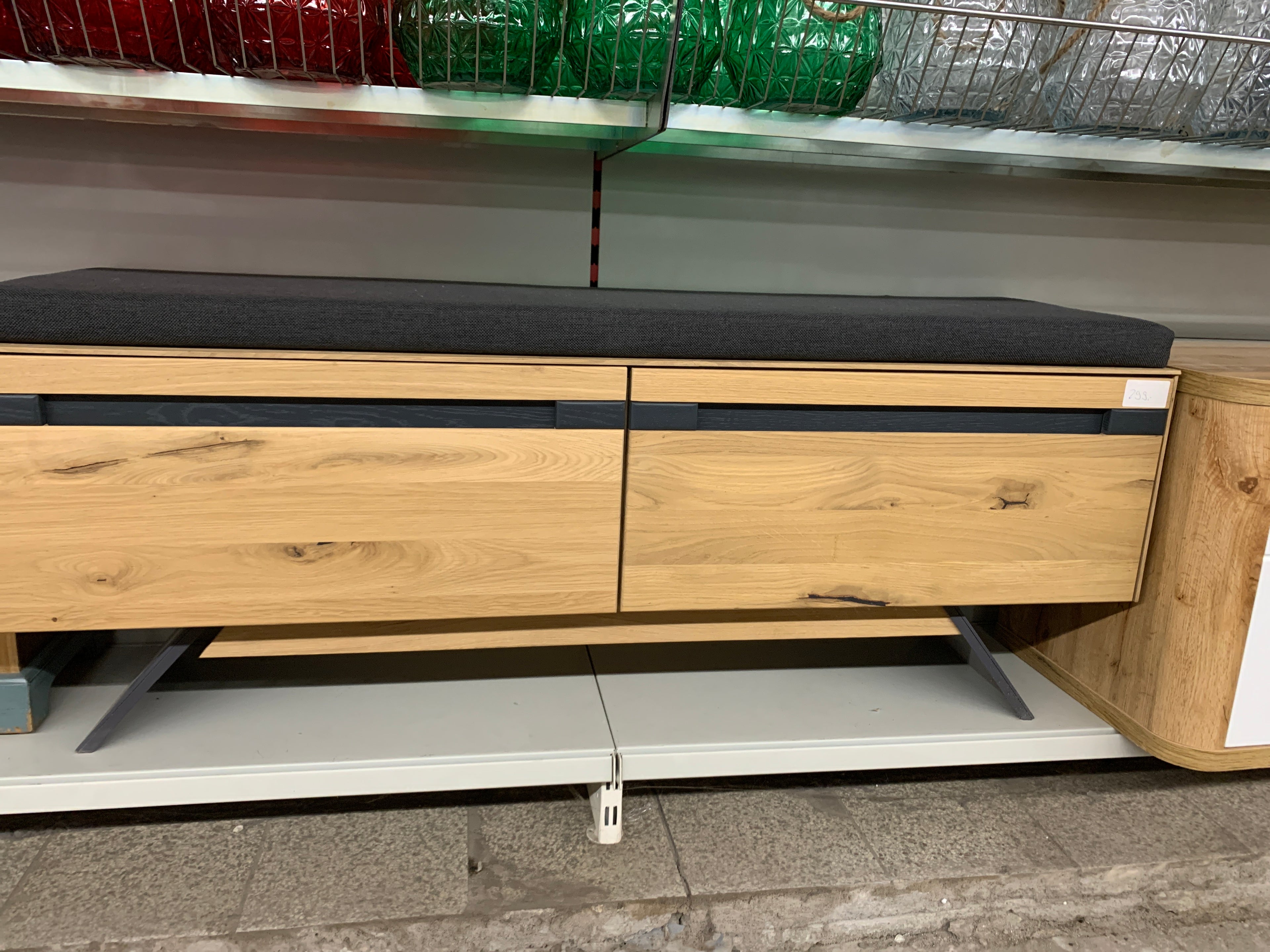 Sitzschrank