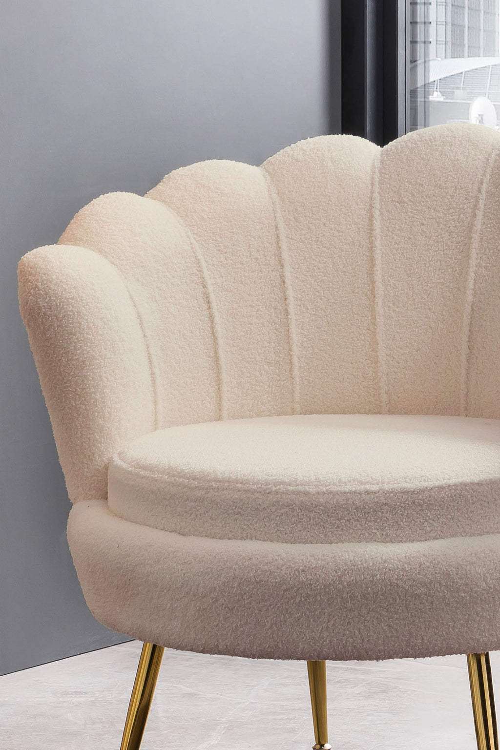 Sales Fever - Muschelsessel mit Bouclé Stoff