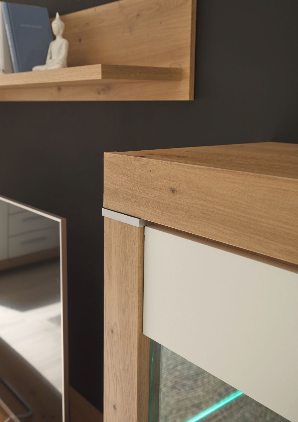 Wohnwand mit Beleuchtung