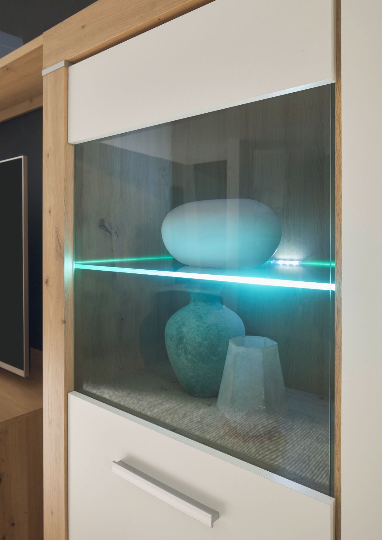 Wohnwand mit Beleuchtung