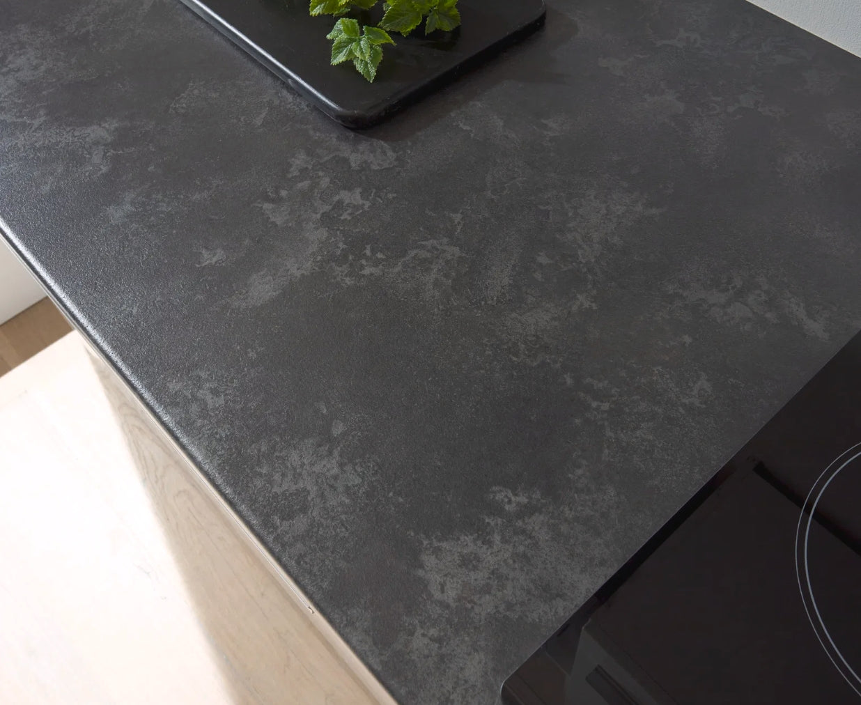 Küchenblock mit E-Geräten