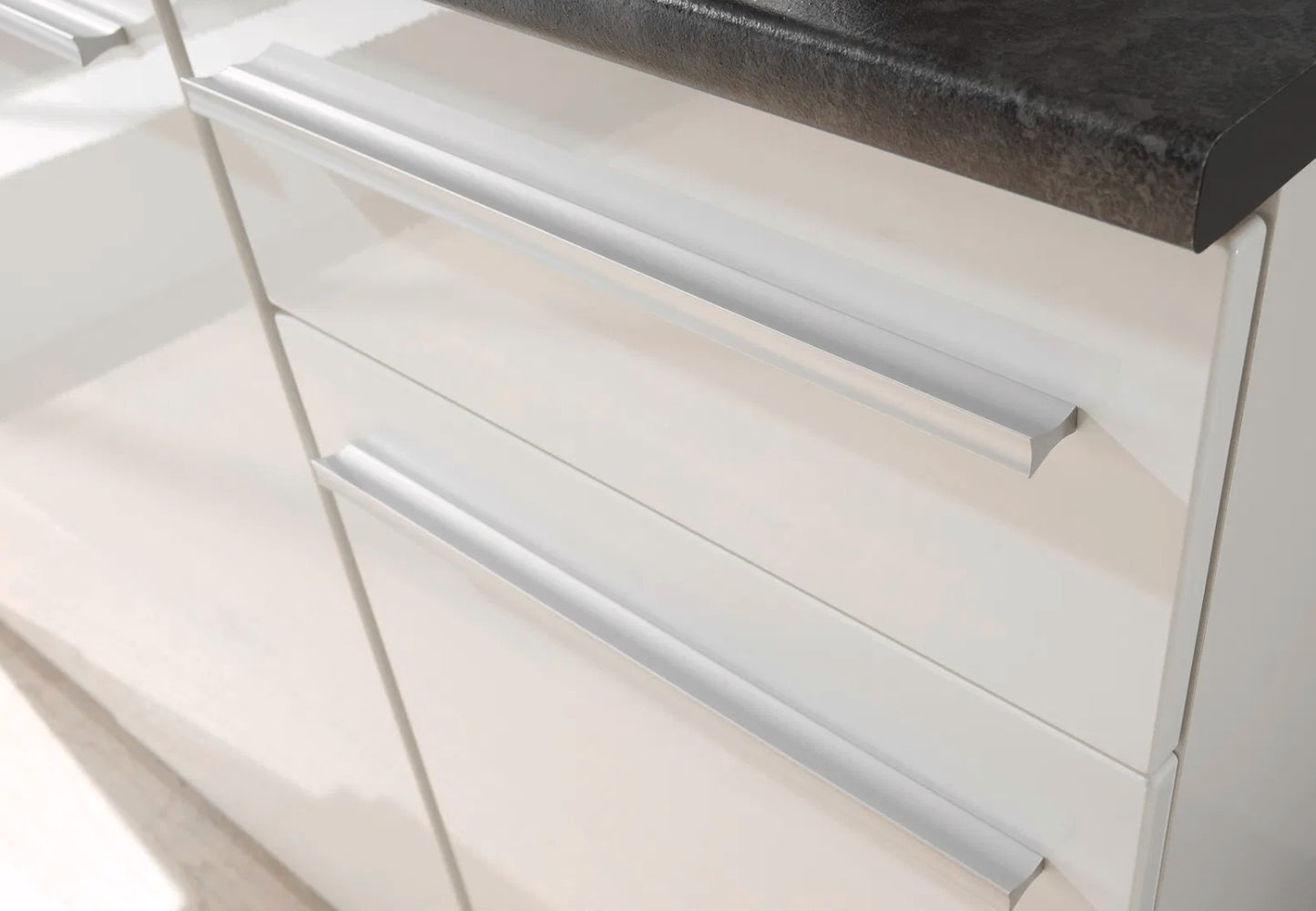 Küchenblock mit E-Geräten