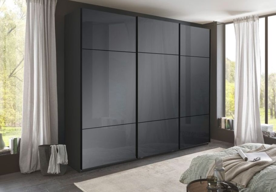 Schwebetürenschrank 3-türig