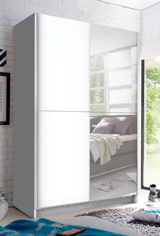 Kleiderschrank