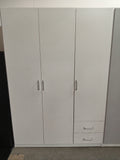 Kleiderschrank Jahresstart Einzelstück / Posten  Aktion