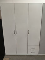 Kleiderschrank Jahresstart Einzelstück / Posten  Aktion