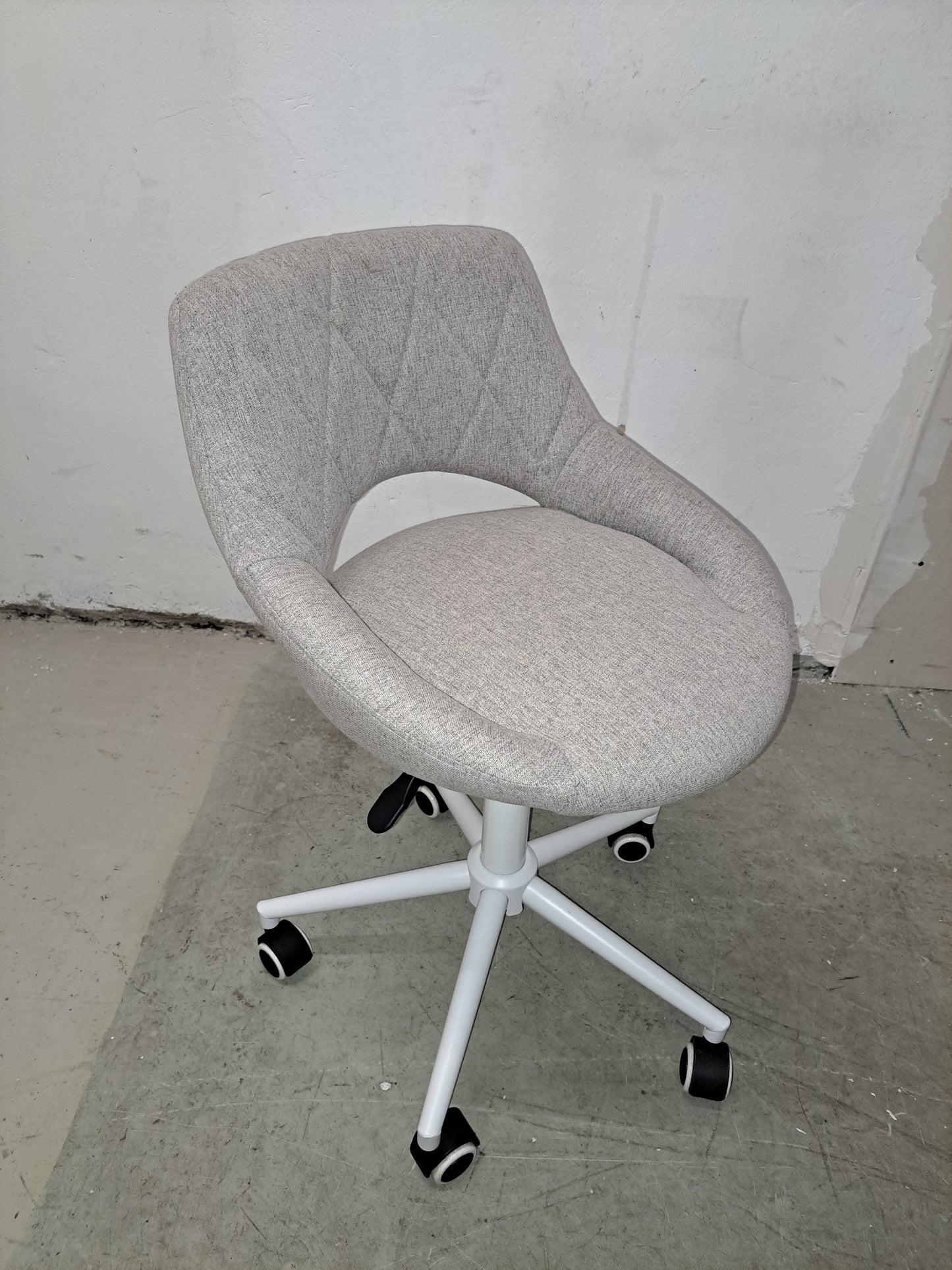 Hocker auf Rollen