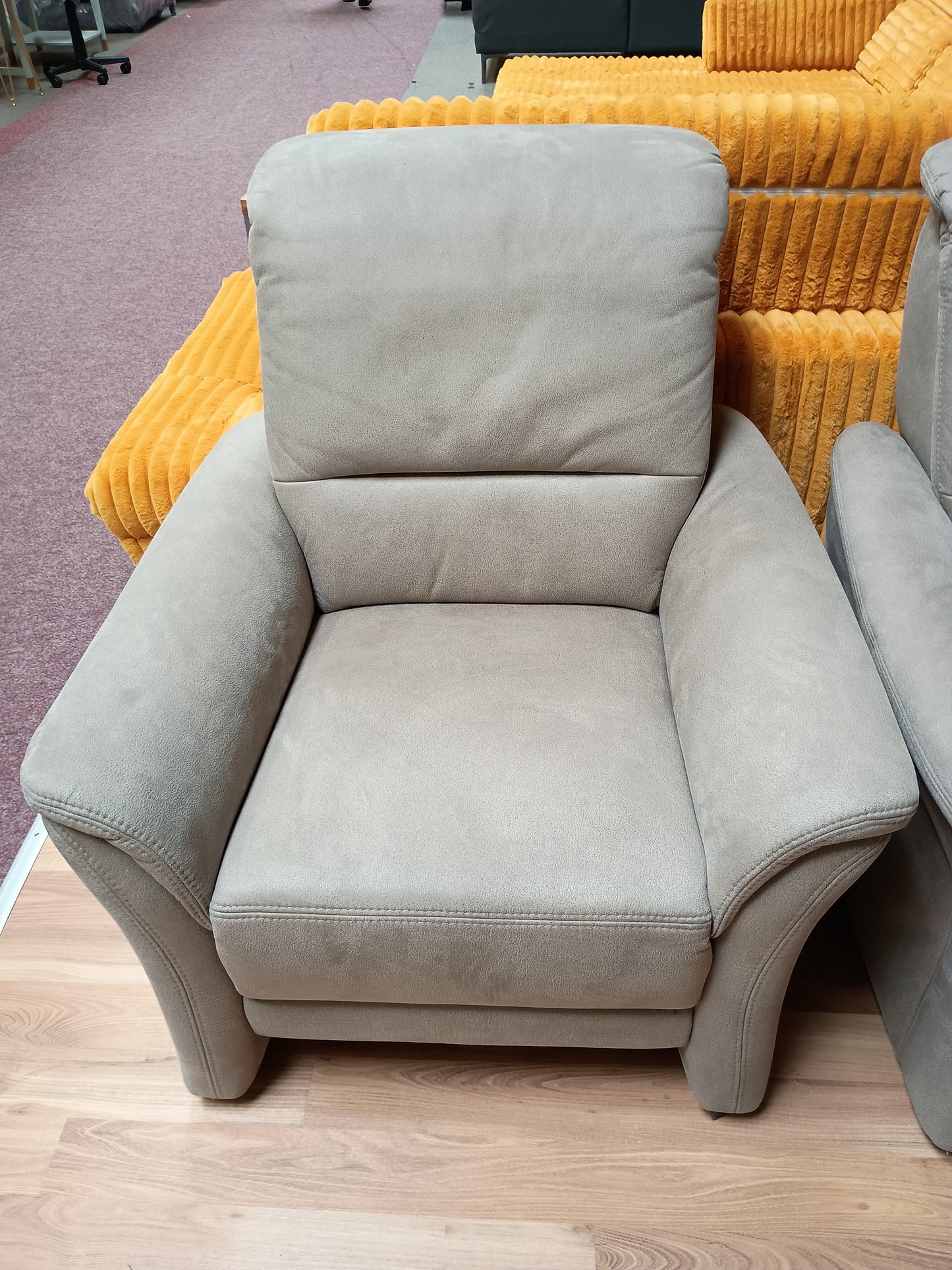 3-Sitzer + 2 Sessel