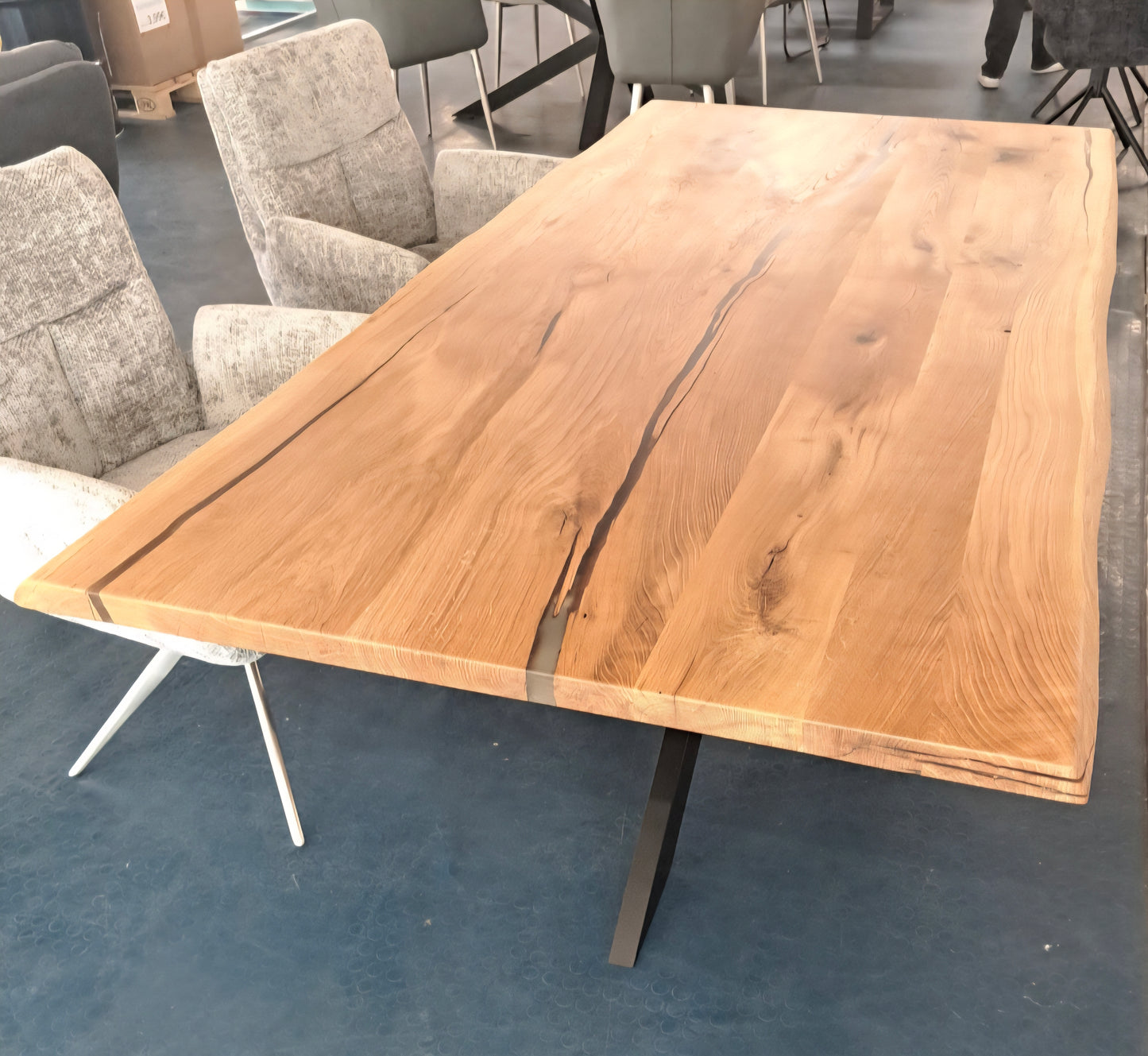 Esstisch mit Baumkante 180x100 Epoxidharzfüllung