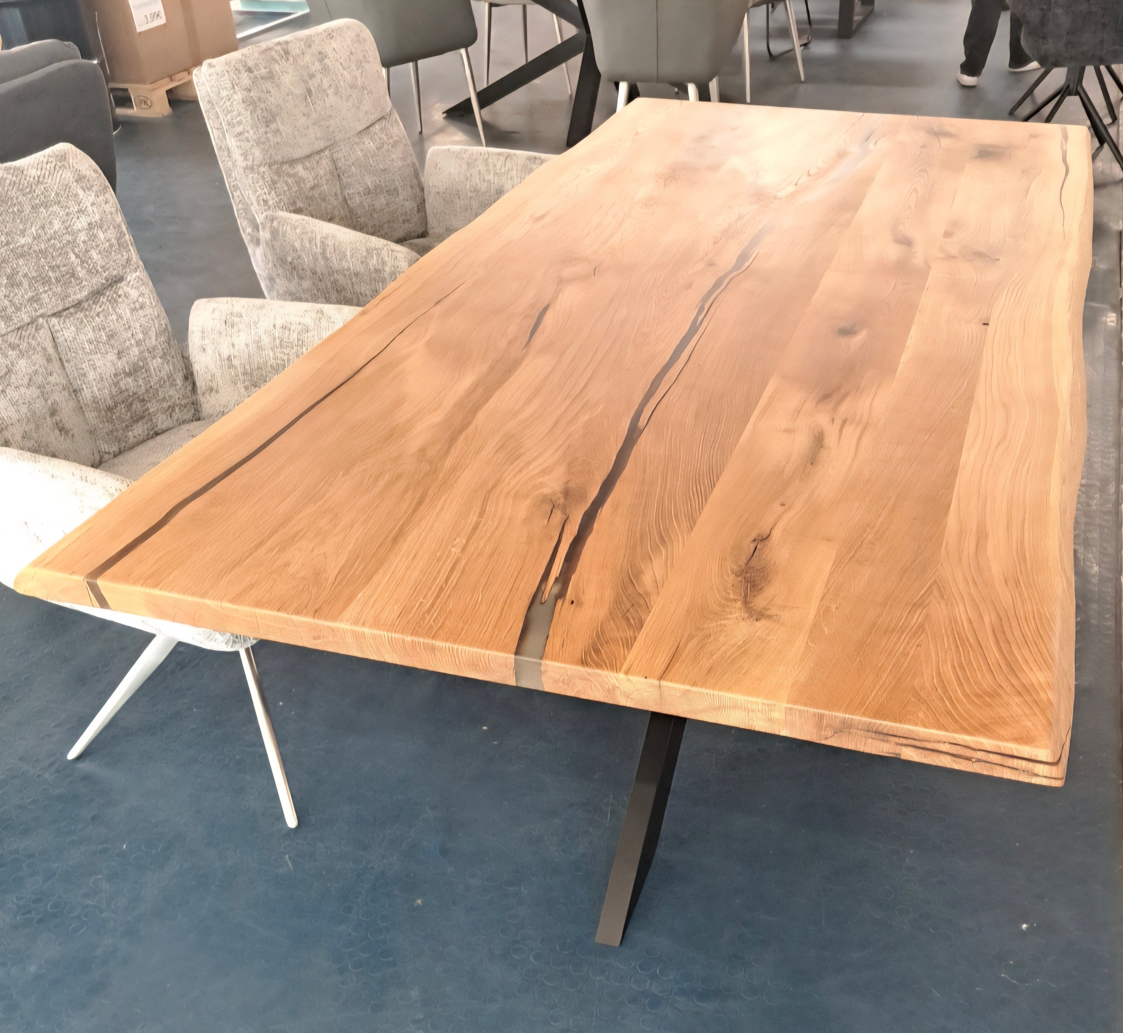 Esstisch mit Baumkante 180x100 Epoxidharzfüllung