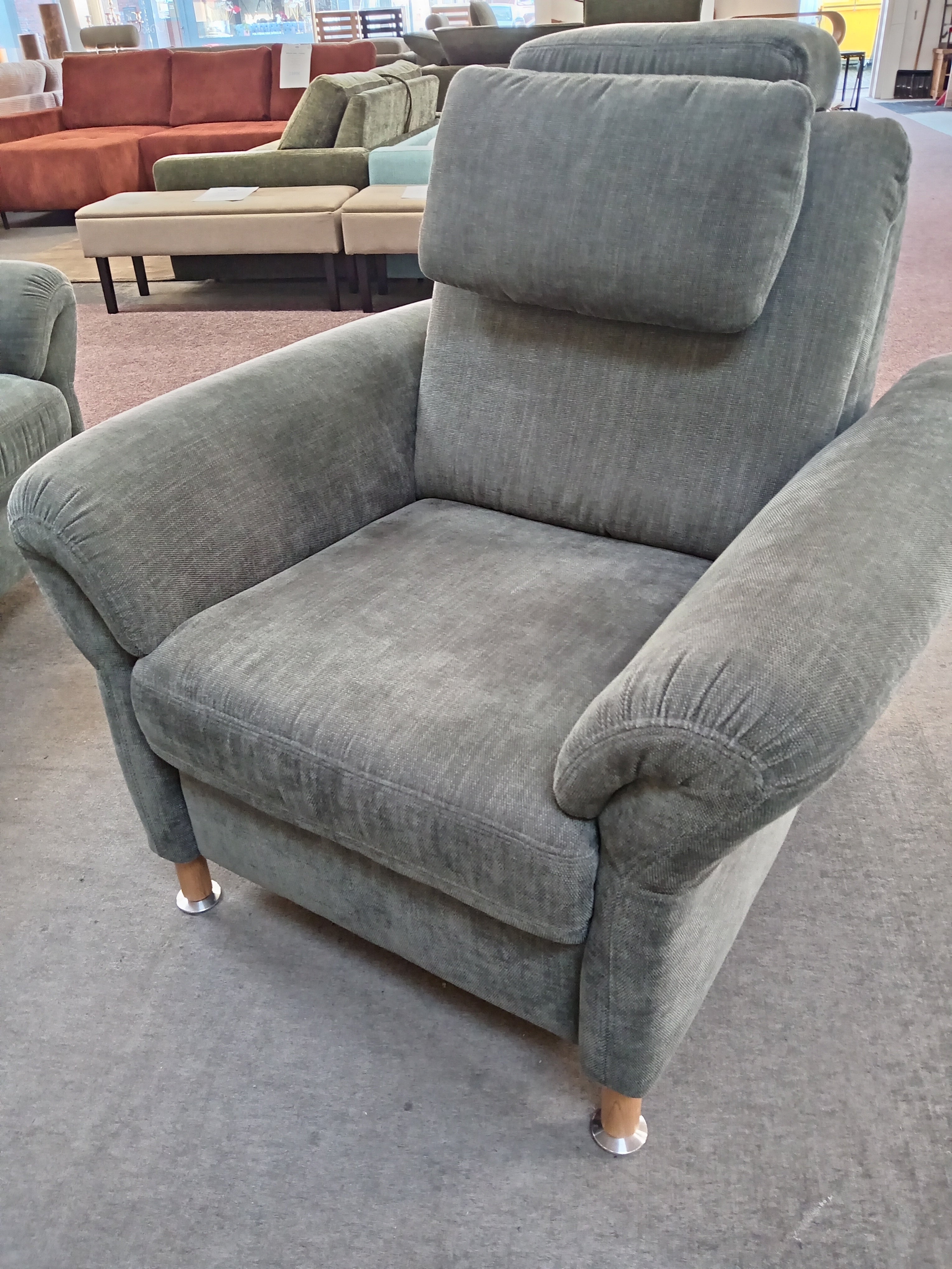 2 x 3 Sitzer + Sessel in grau