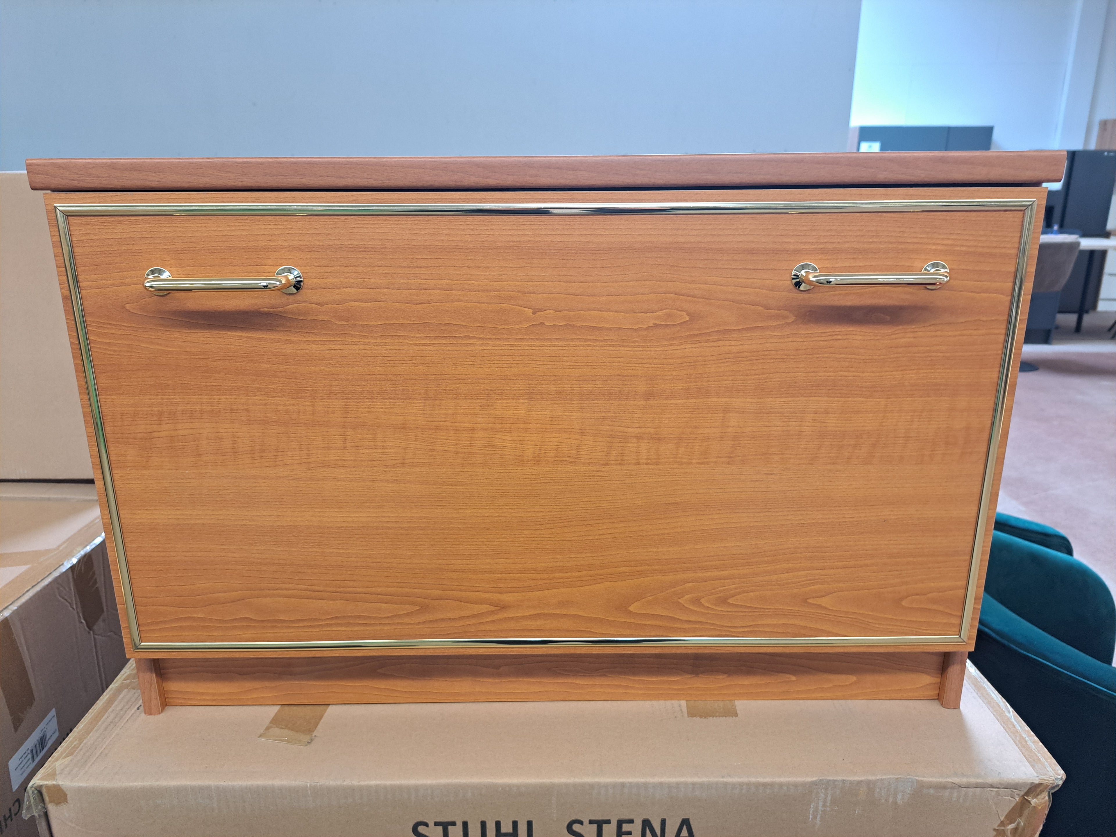 Klappenschrank / Unterschrank
