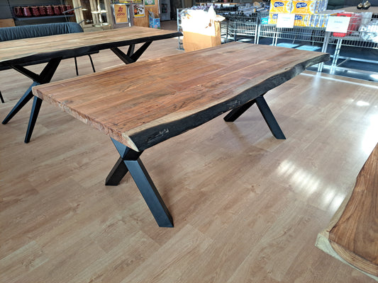 Esstische Massivholz in verschiedenen Größen ! Nur im Store erhältlich!