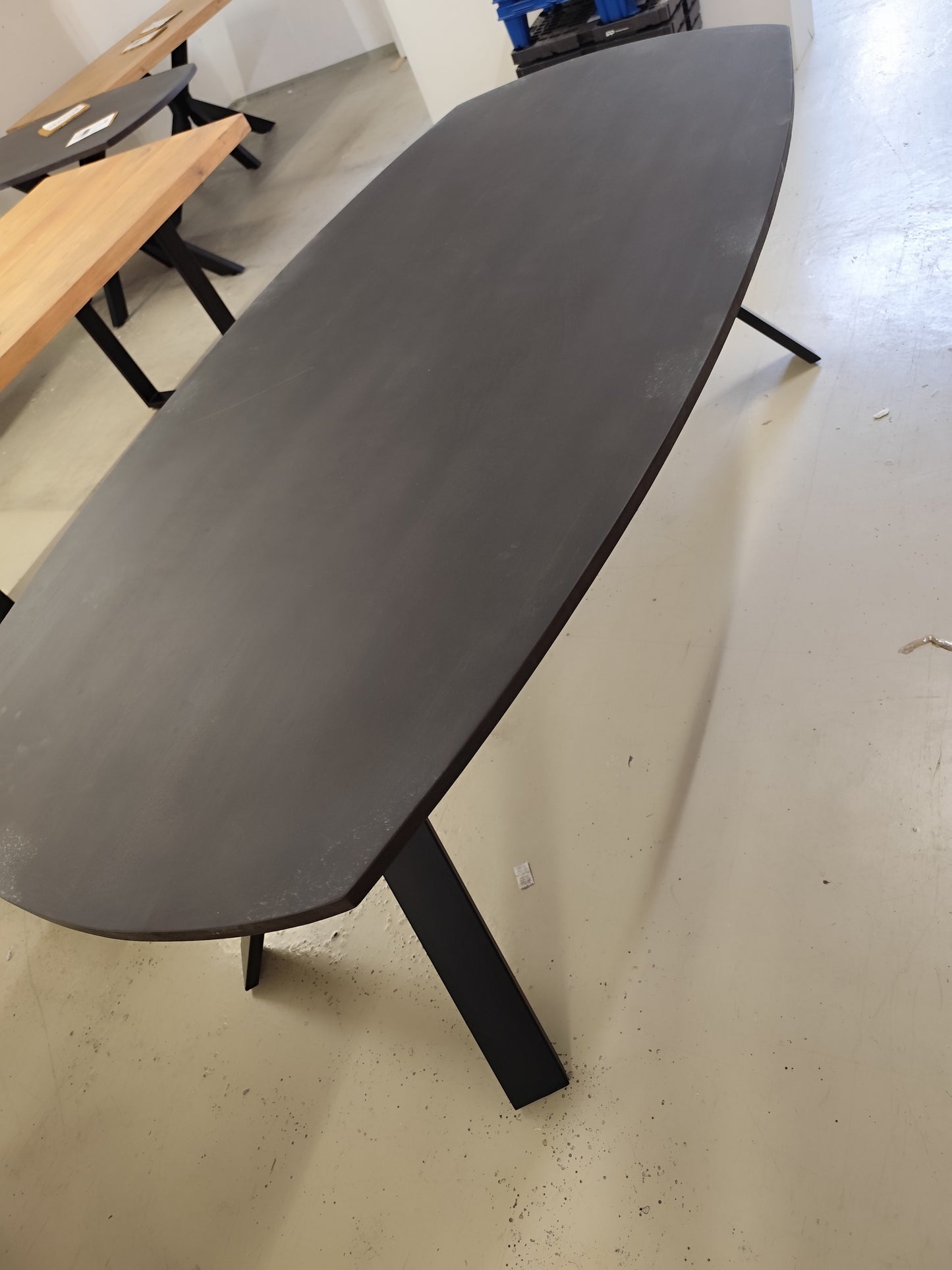 Esstisch oval