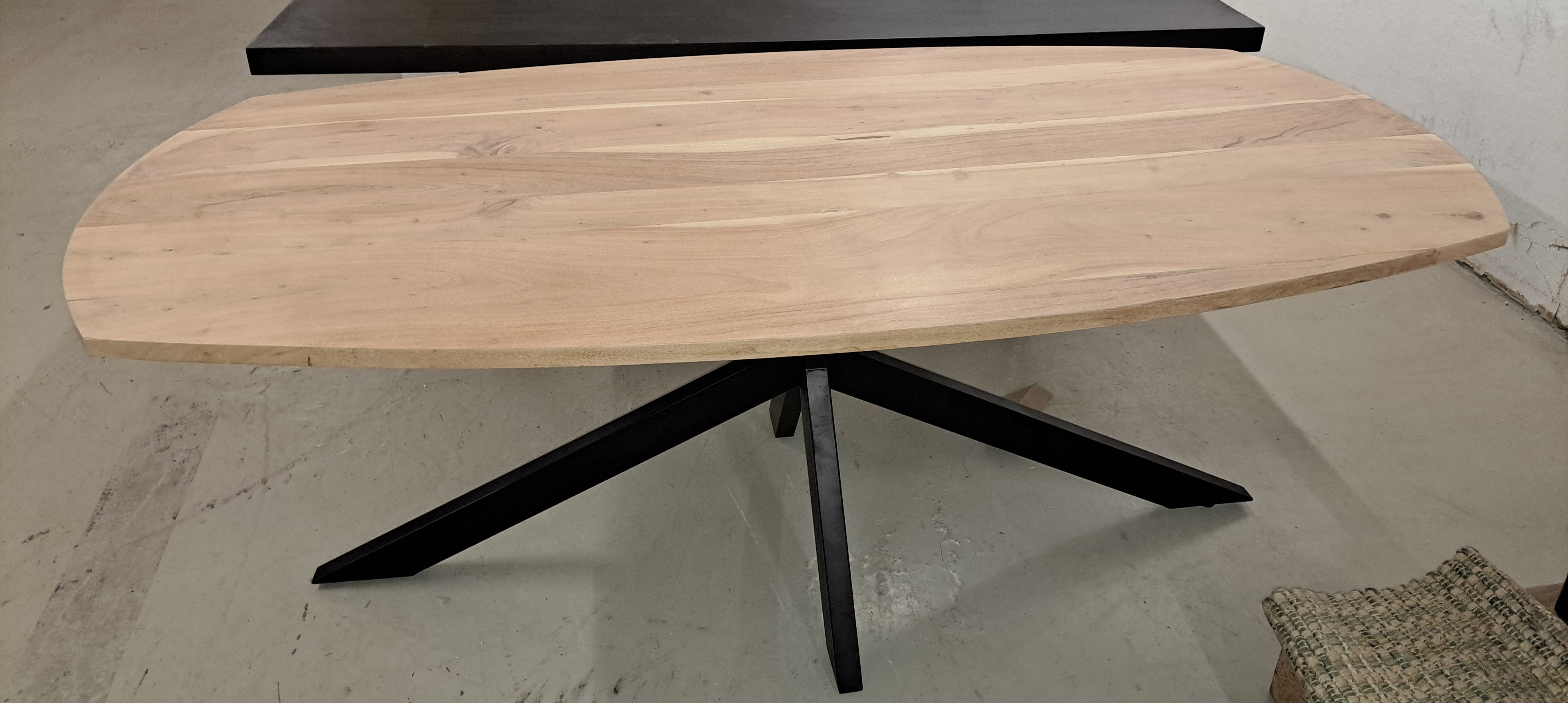 Esstisch 200 x 100 oval